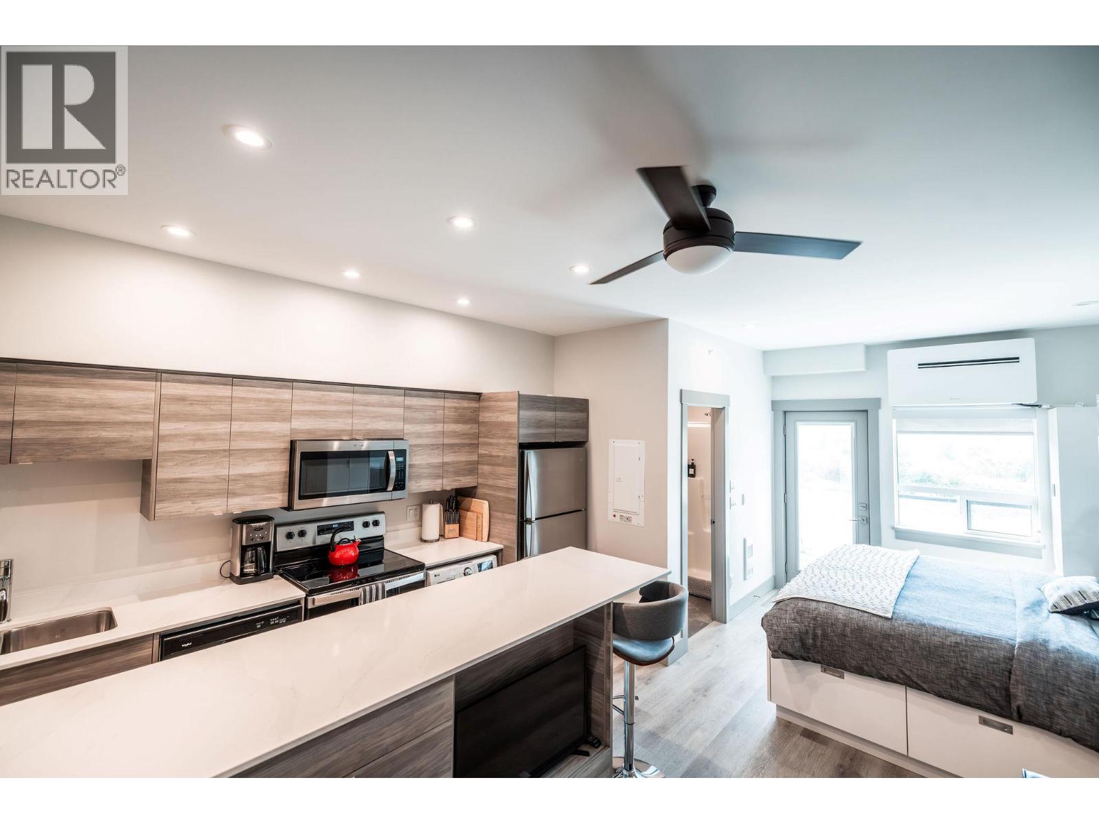 2555 Lakeshore Road Unit# 518