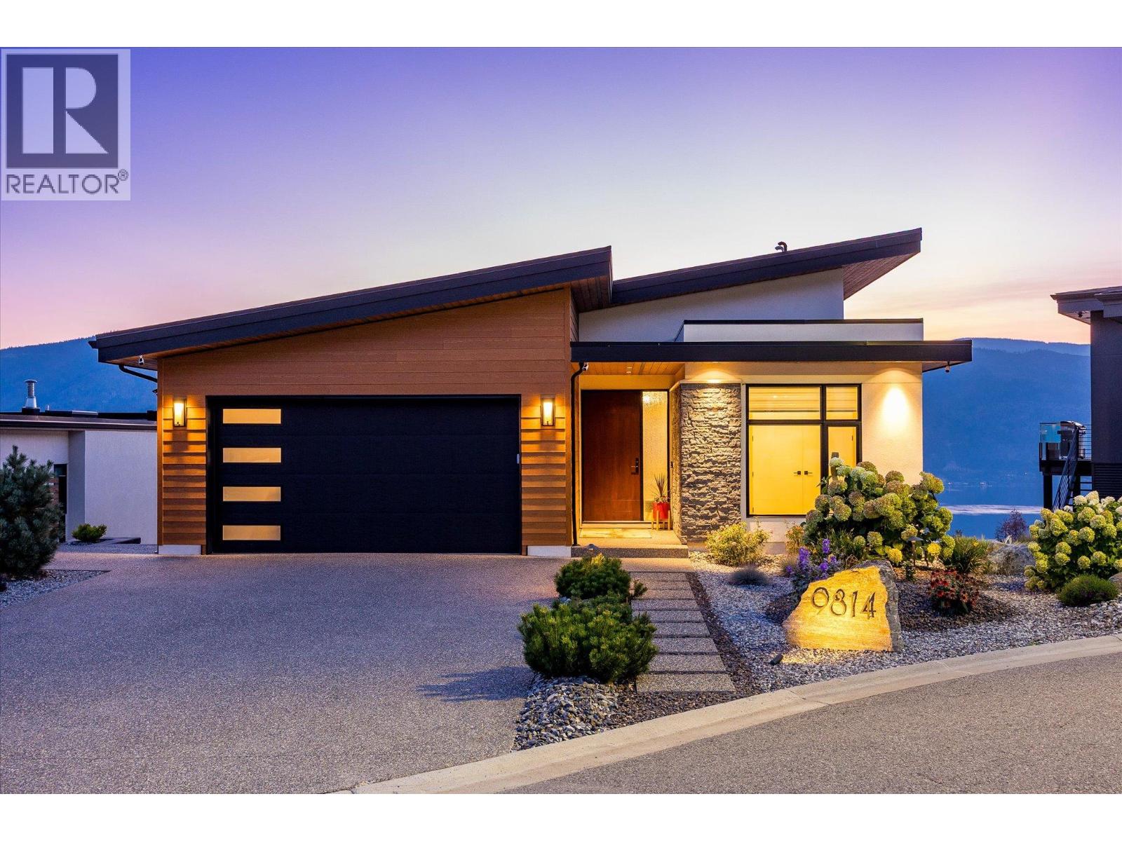 9814 Beacon Hill Crescent