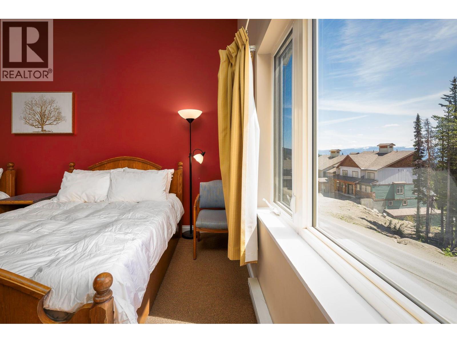 5275 Big White Road Unit# 212