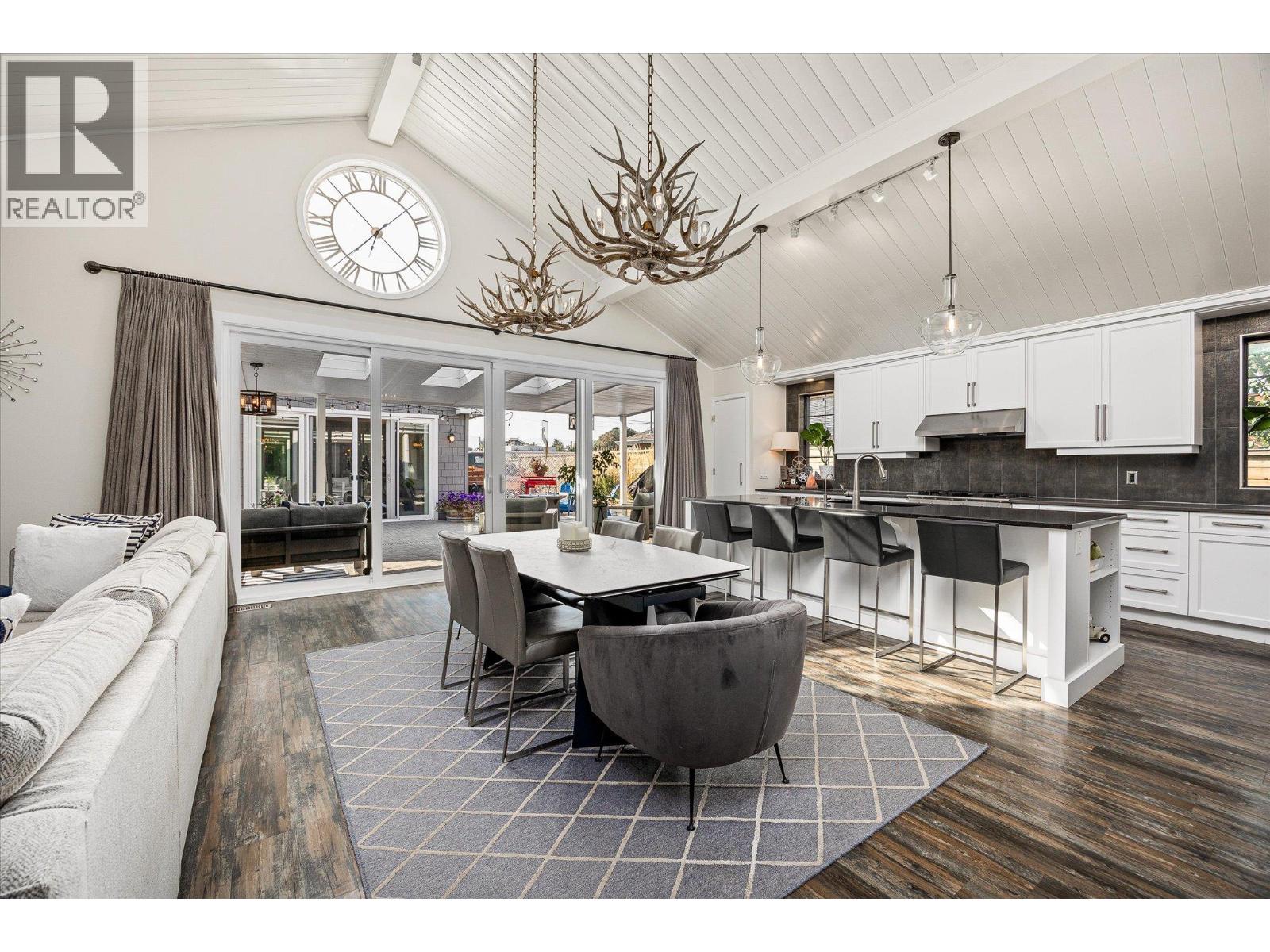 963 Stockwell Avenue