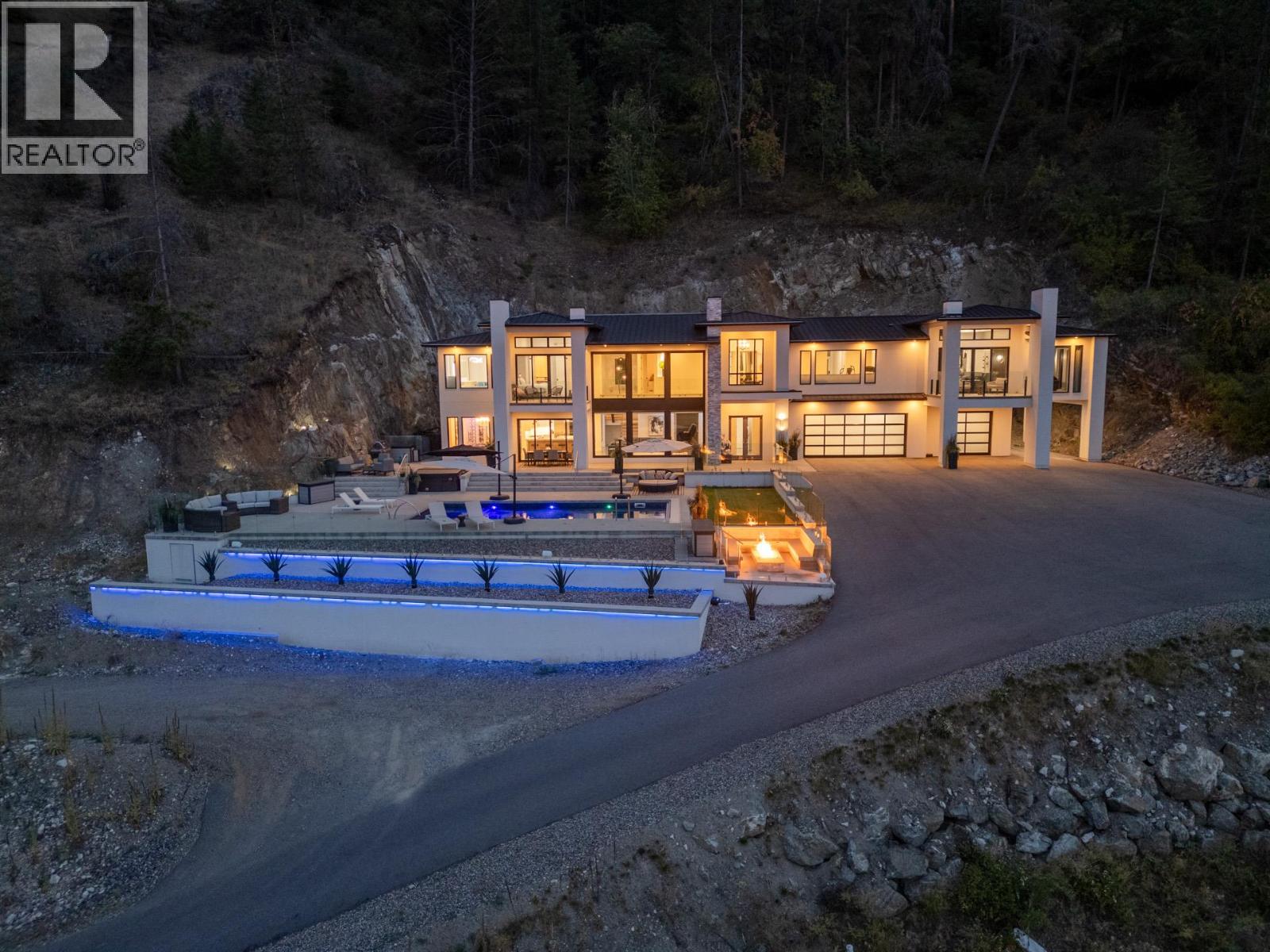 112 Sunset Boulevard