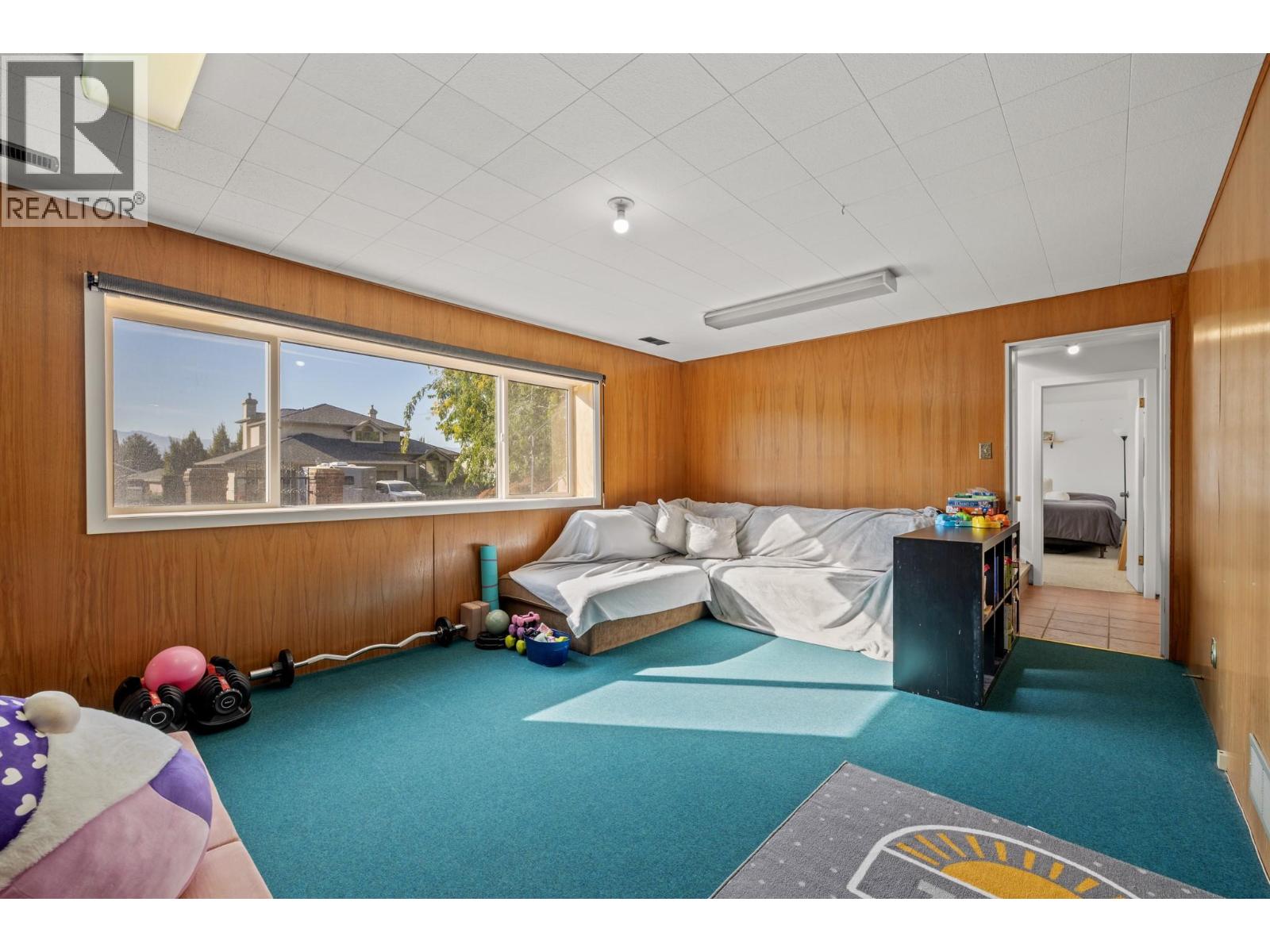 1390 Mountain Avenue