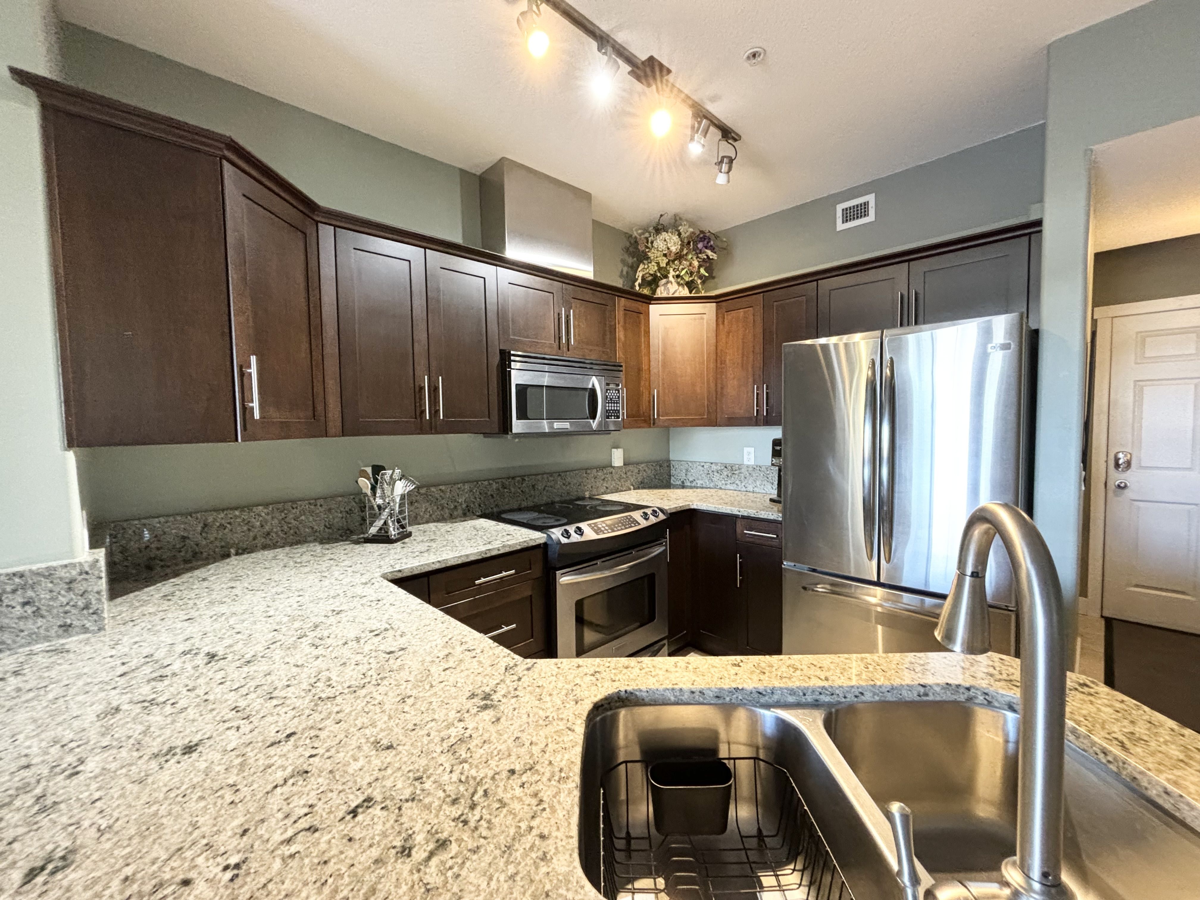 FURNISHED 2 bed 2 bath at Discovery Bay