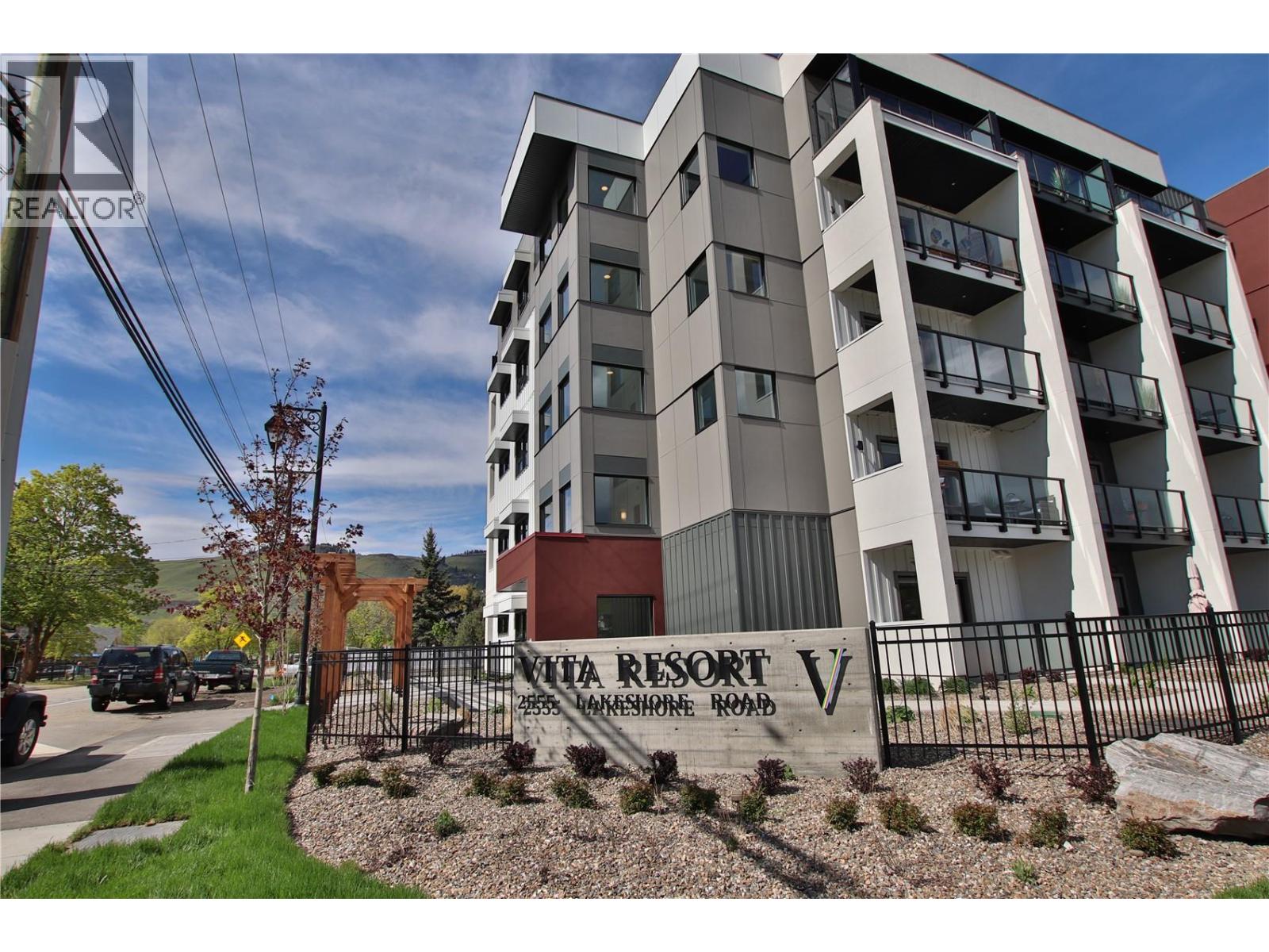 2555 Lakeshore Road Unit# 414