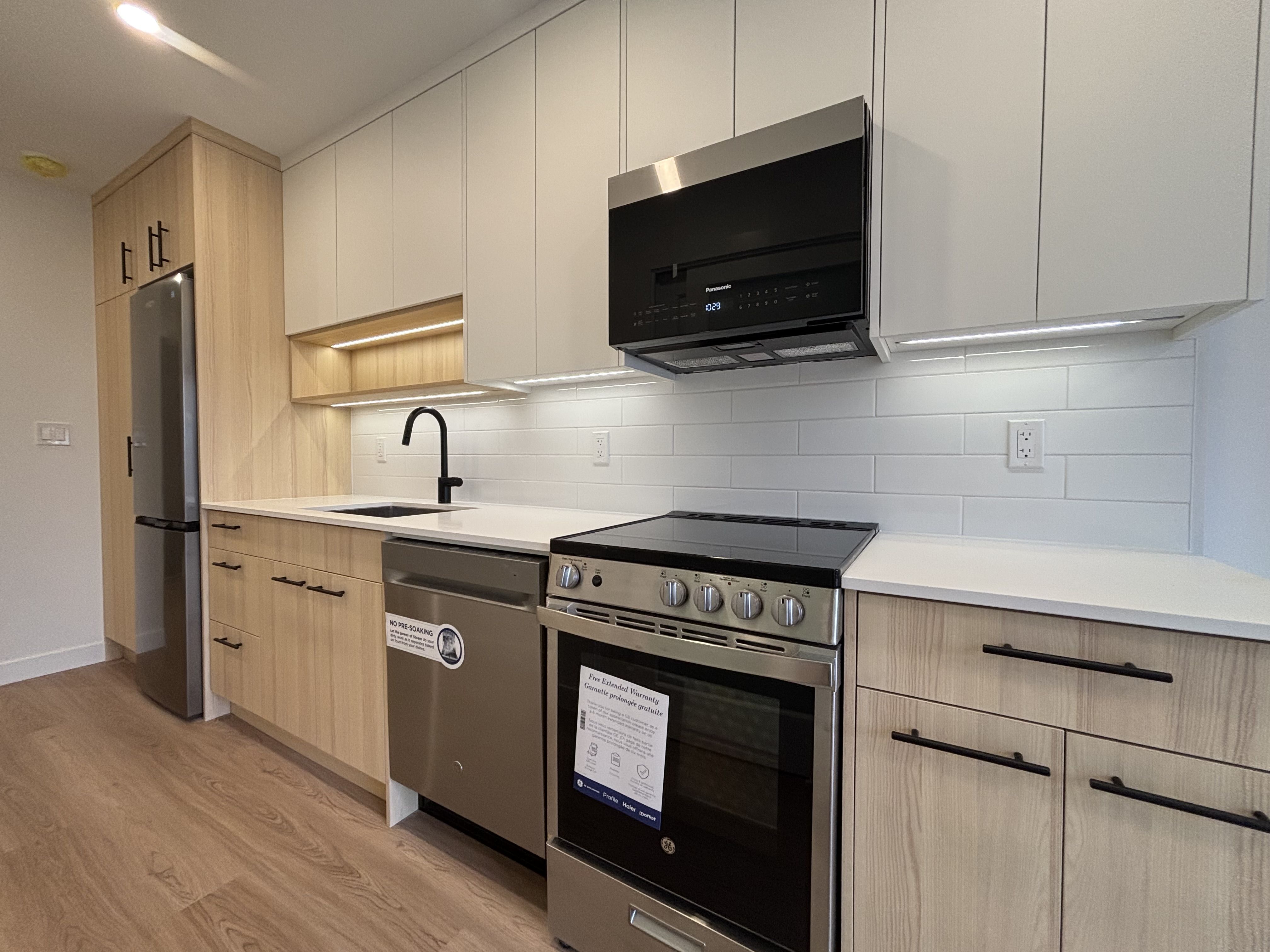 Brand new 1 bed 1 bath condo at Anacapri 