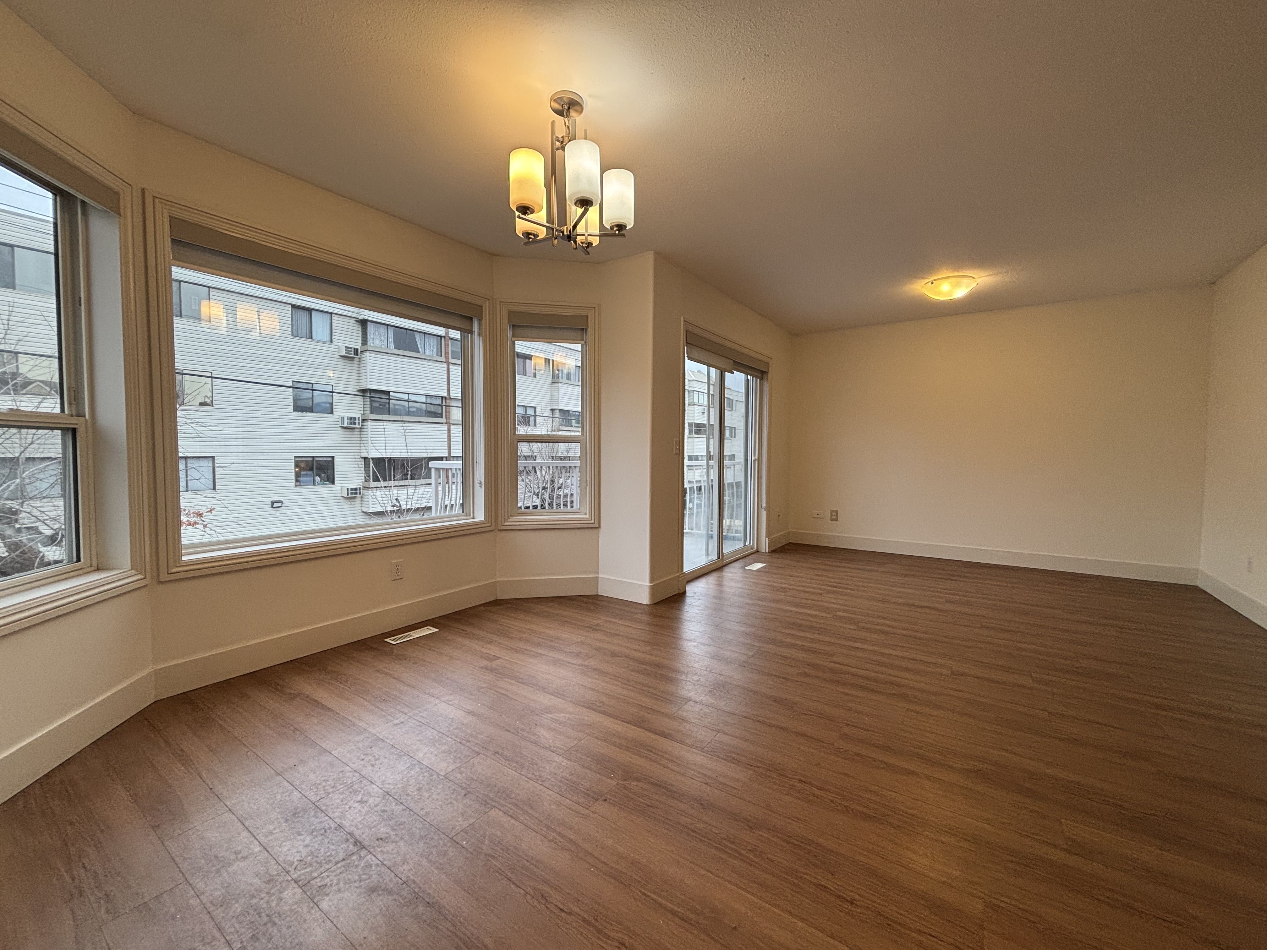 3 bed & den half duplex downtown Kelowna