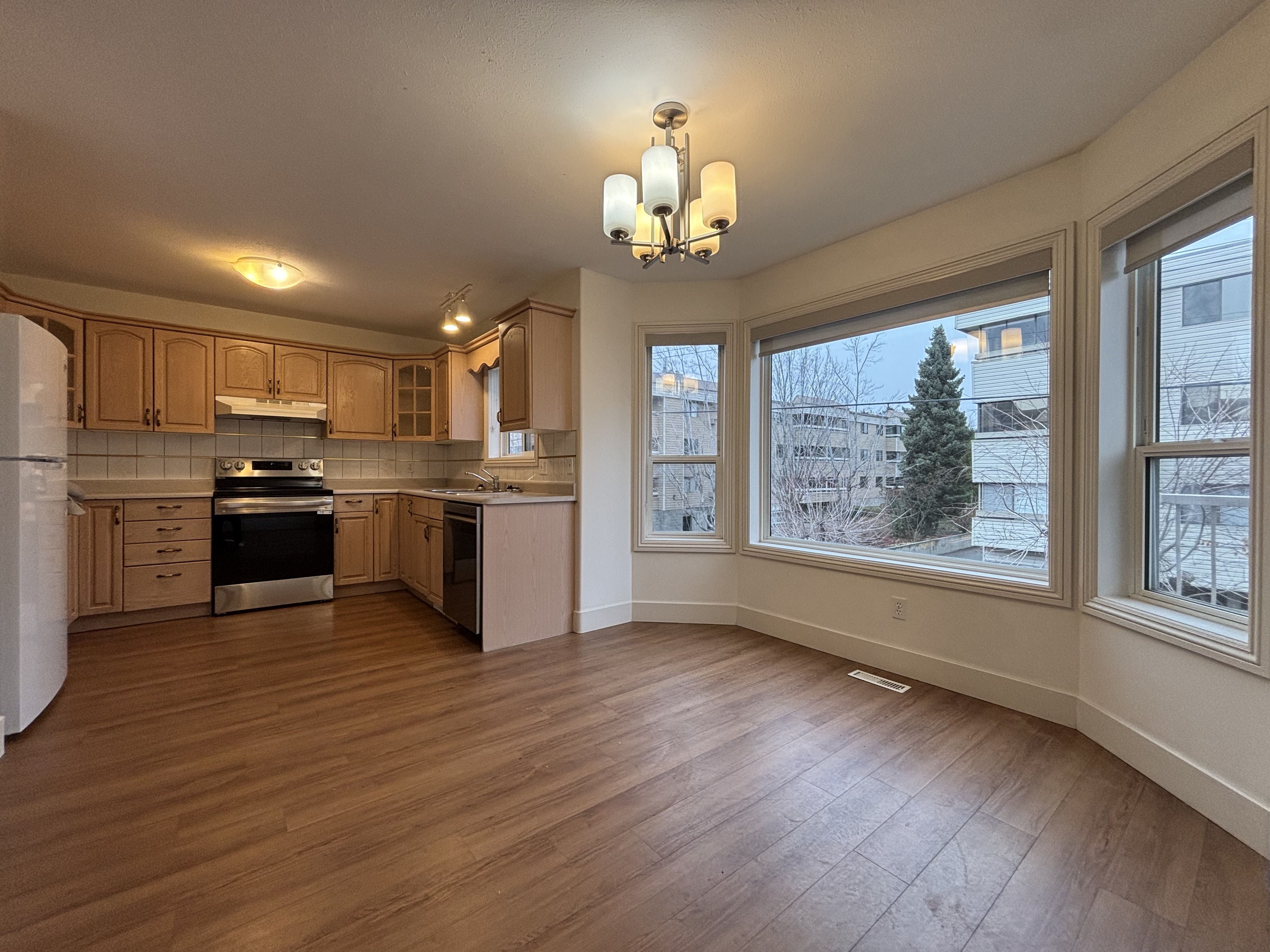 3 bed & den half duplex downtown Kelowna