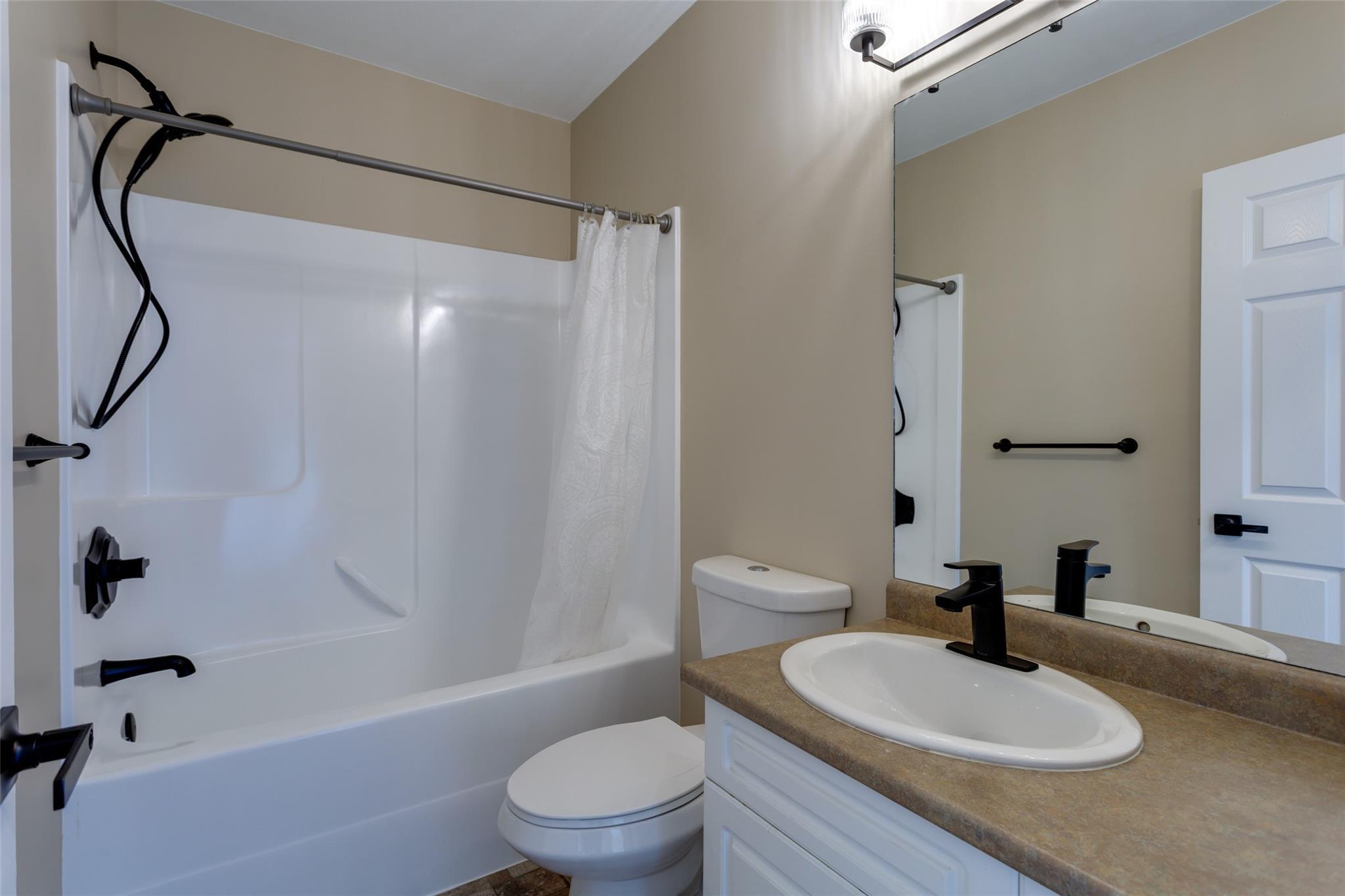 Stunning 4-Bedroom Home in West Kelowna