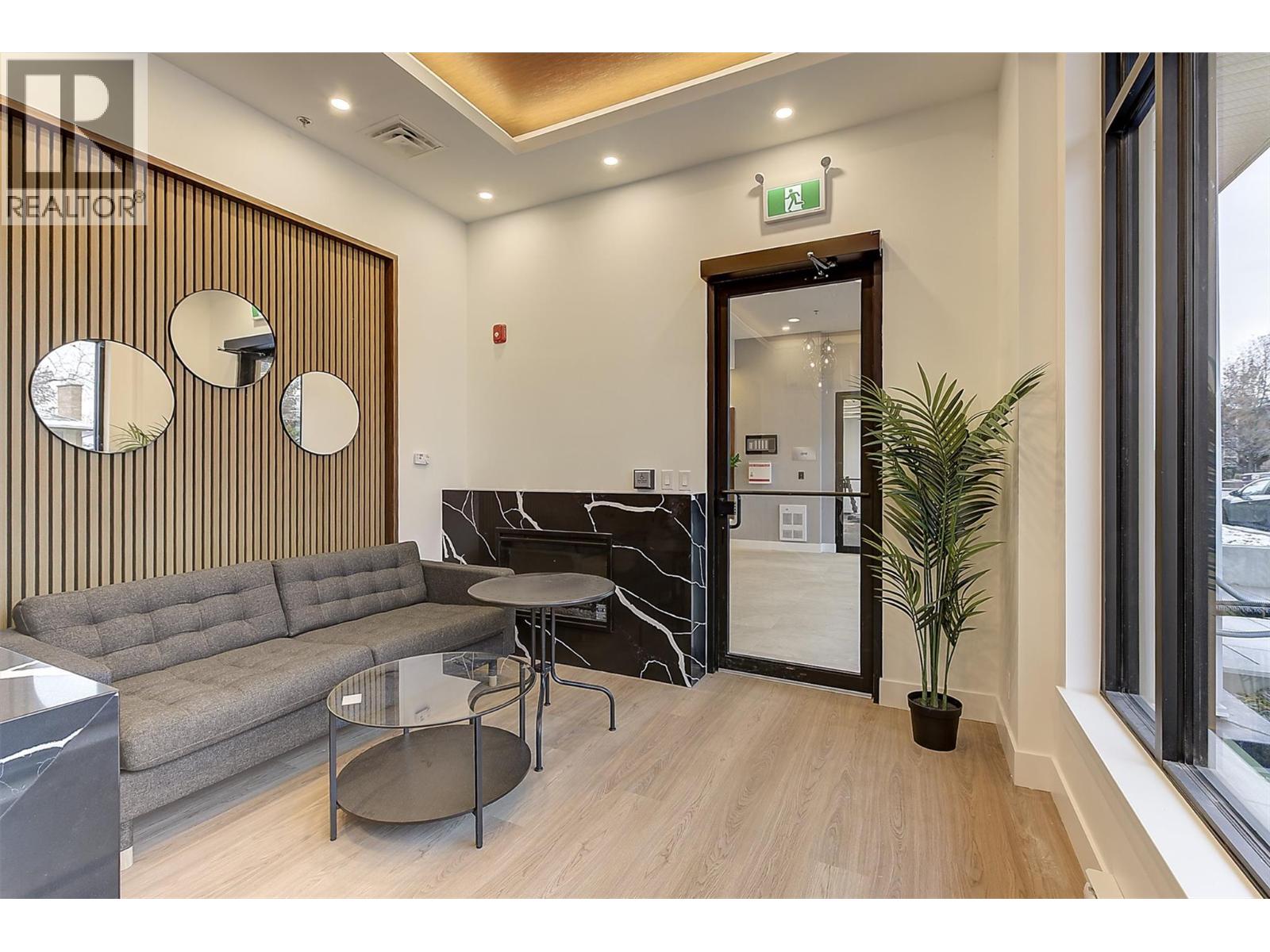 1380 Pridham Avenue Unit# 203