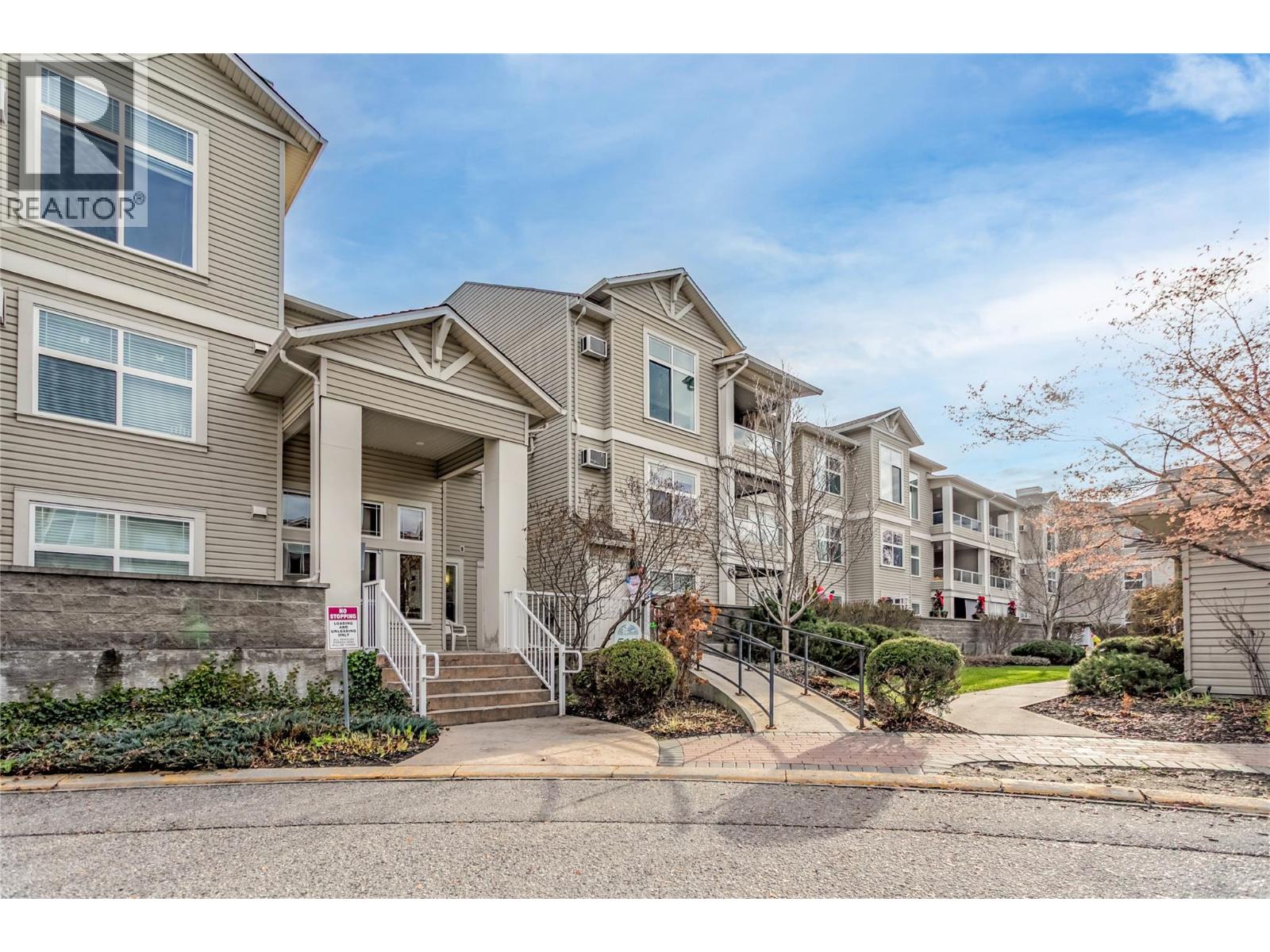 515 Houghton Road Unit# 221