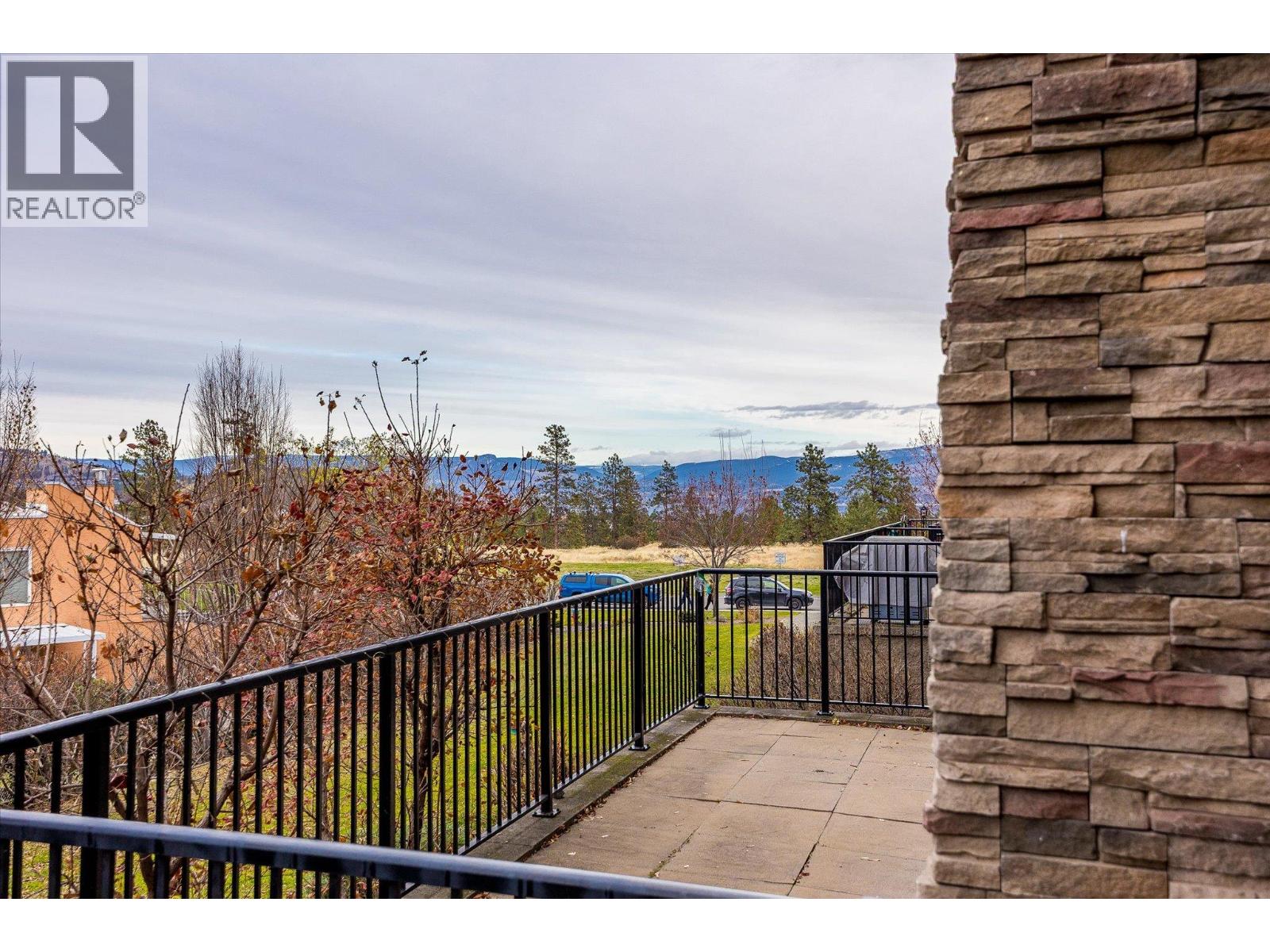 3832 Old Okanagan Highway Unit# 3106