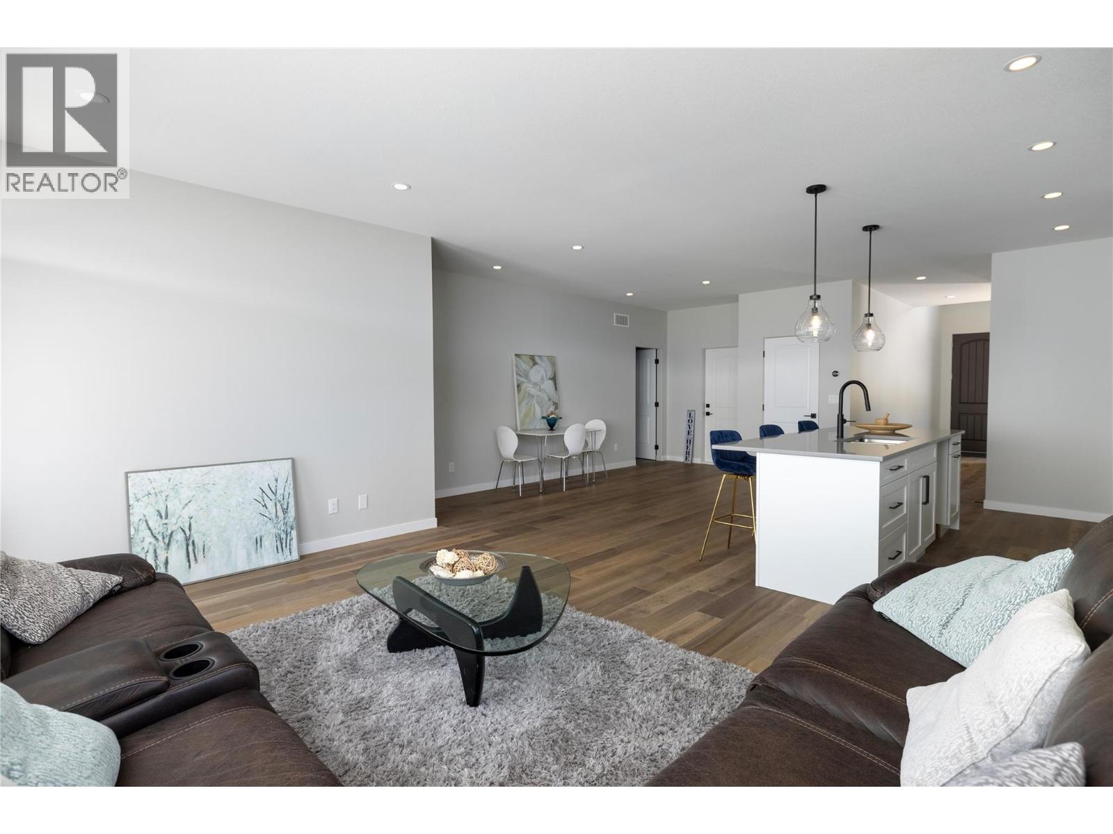 595 Vineyard Way N Unit# 9