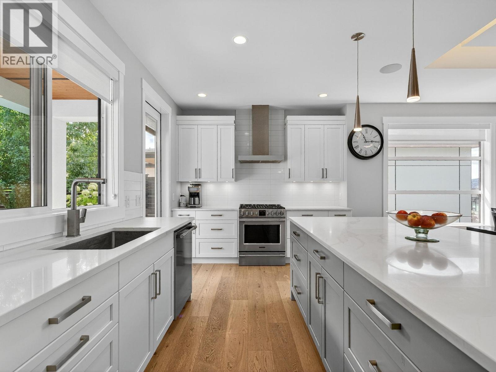 9443 Ledgestone Road