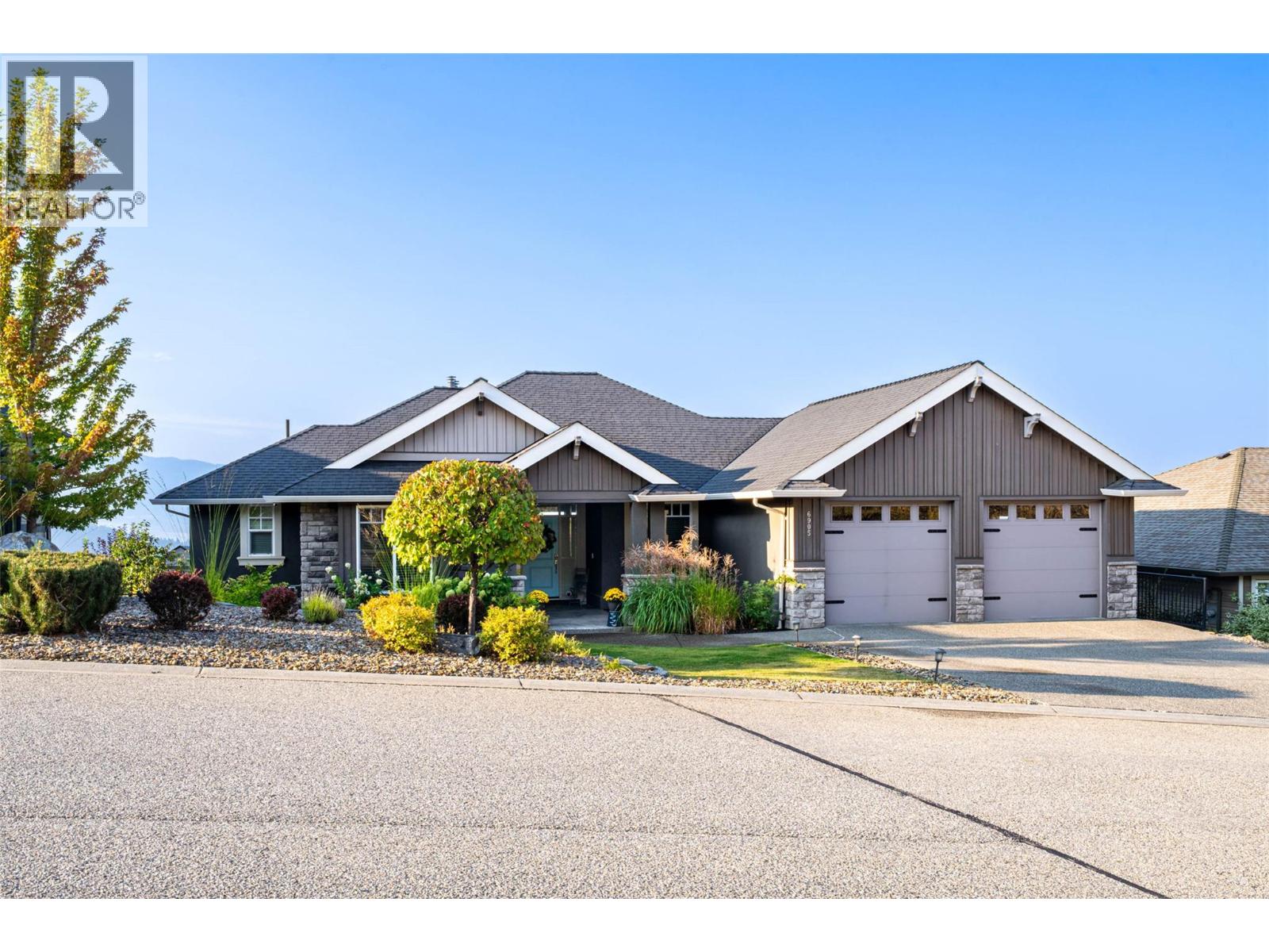 6905 Foothills Drive