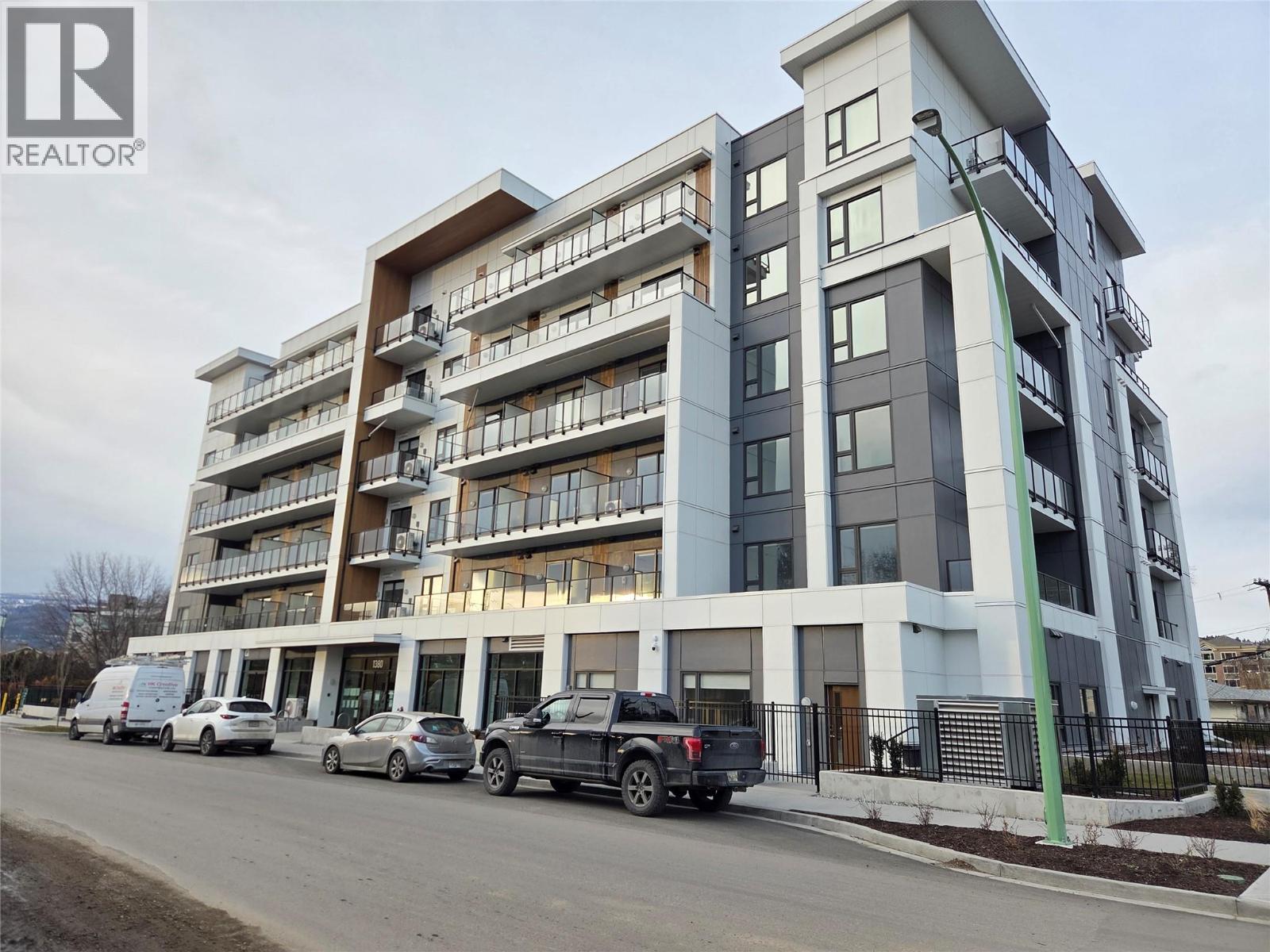 1380 Pridham Avenue Unit# 213