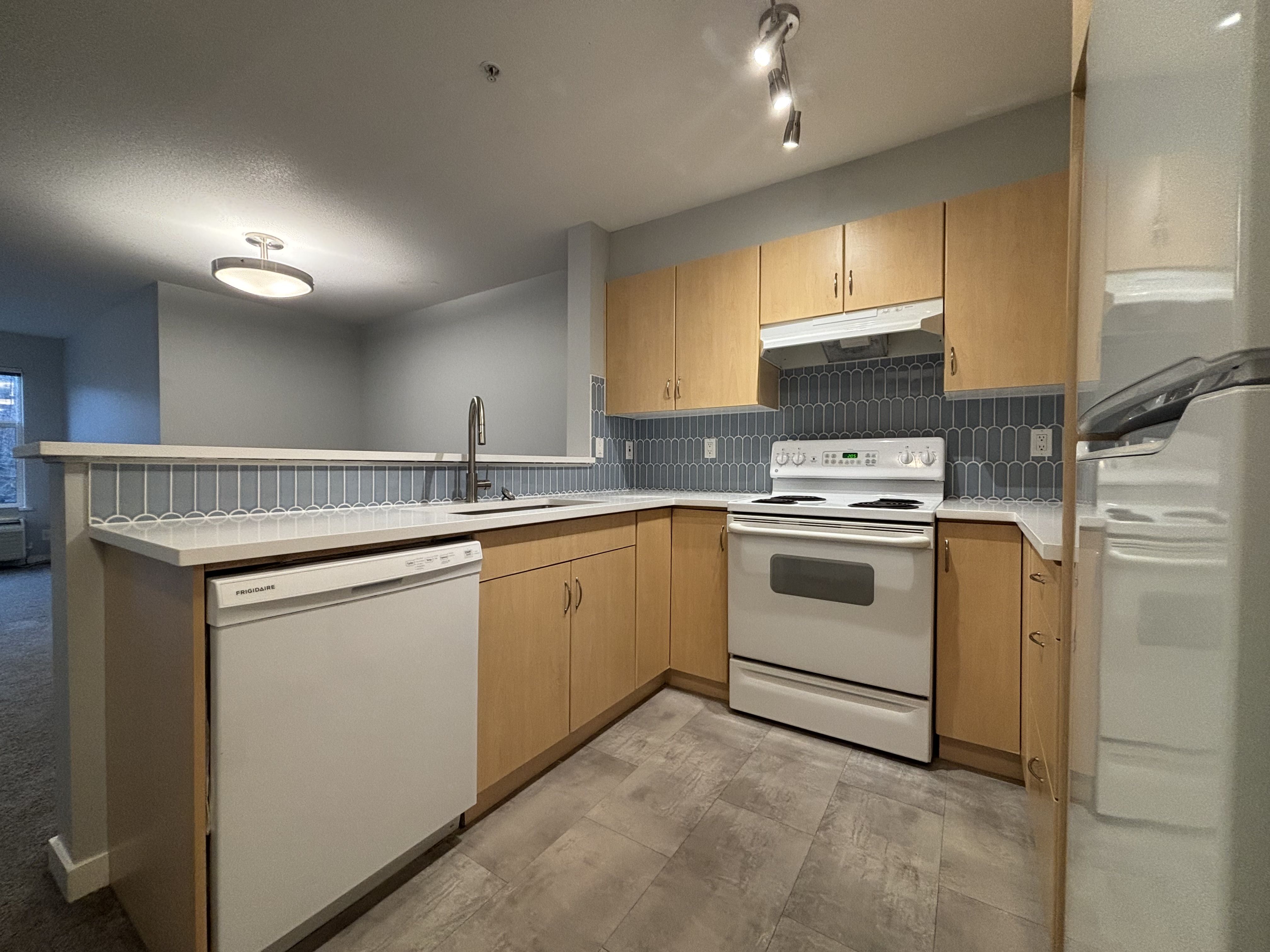 1 bed and den condo at the Verve