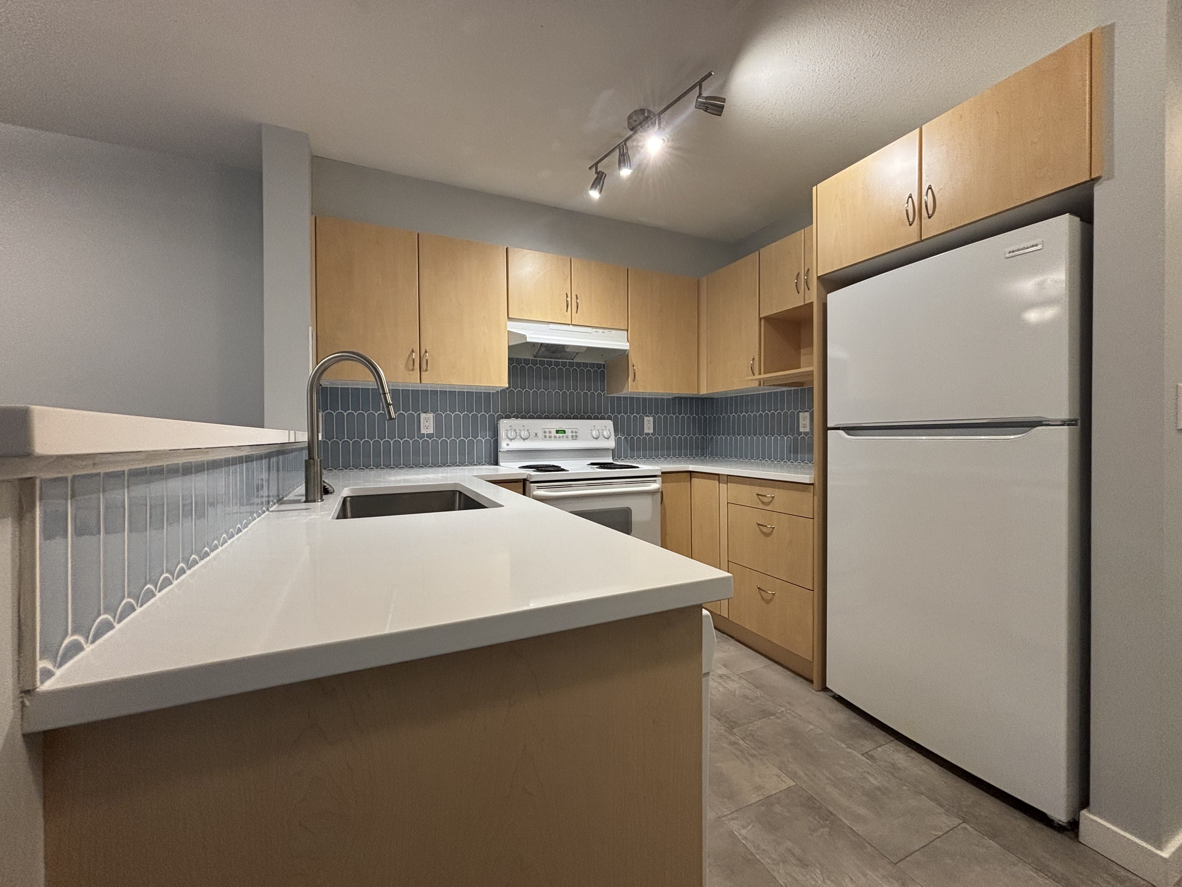 1 bed and den condo at the Verve