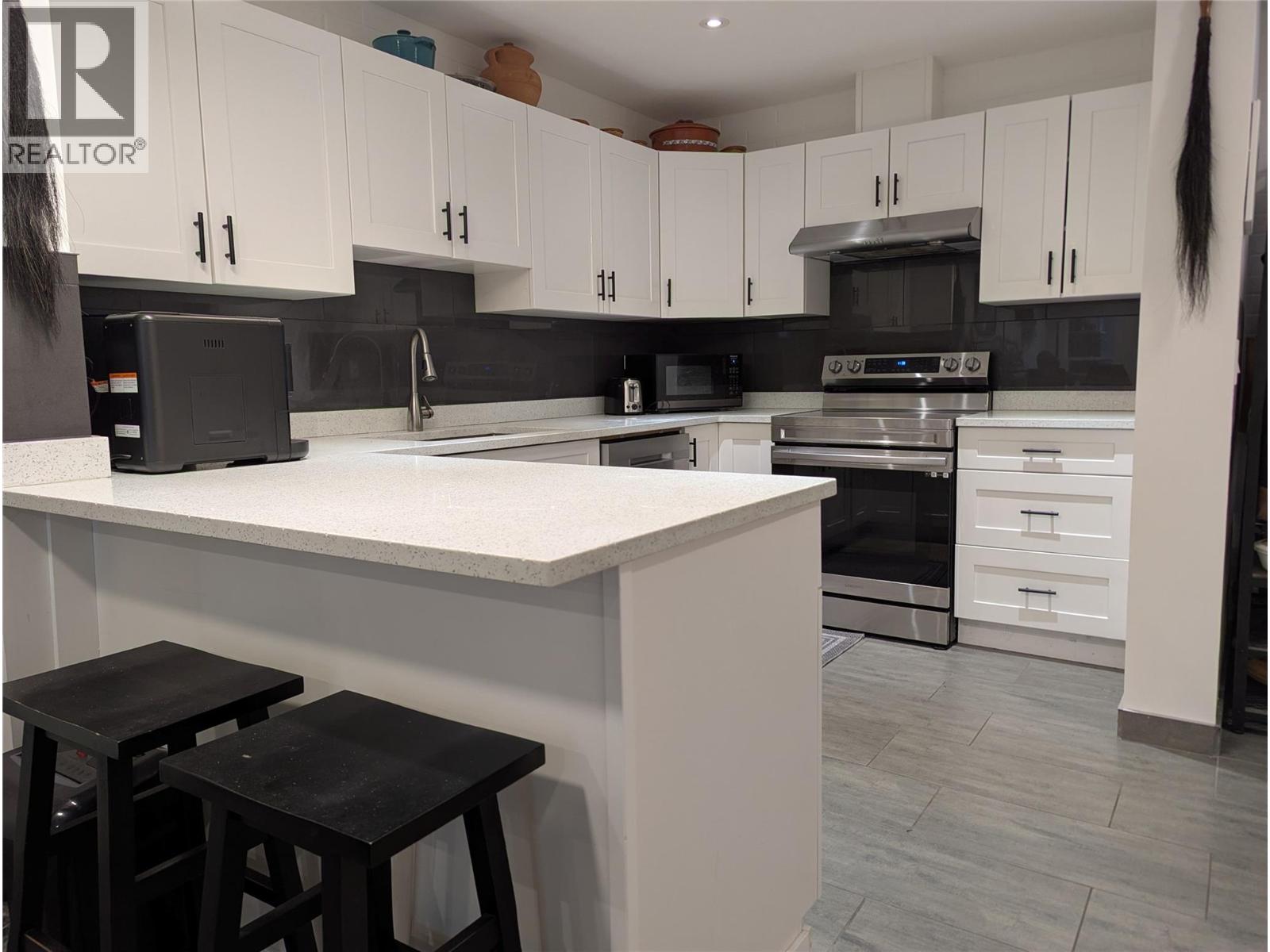 1915 Pacific Court Unit# 401