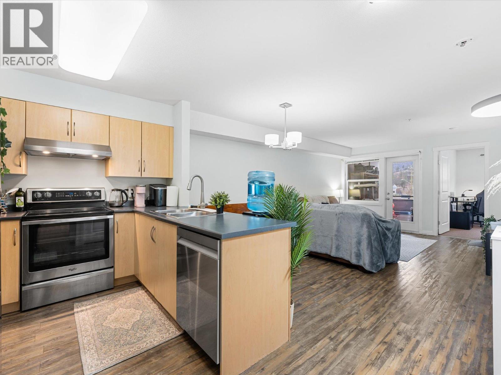 1479 Glenmore Road N Unit# 206