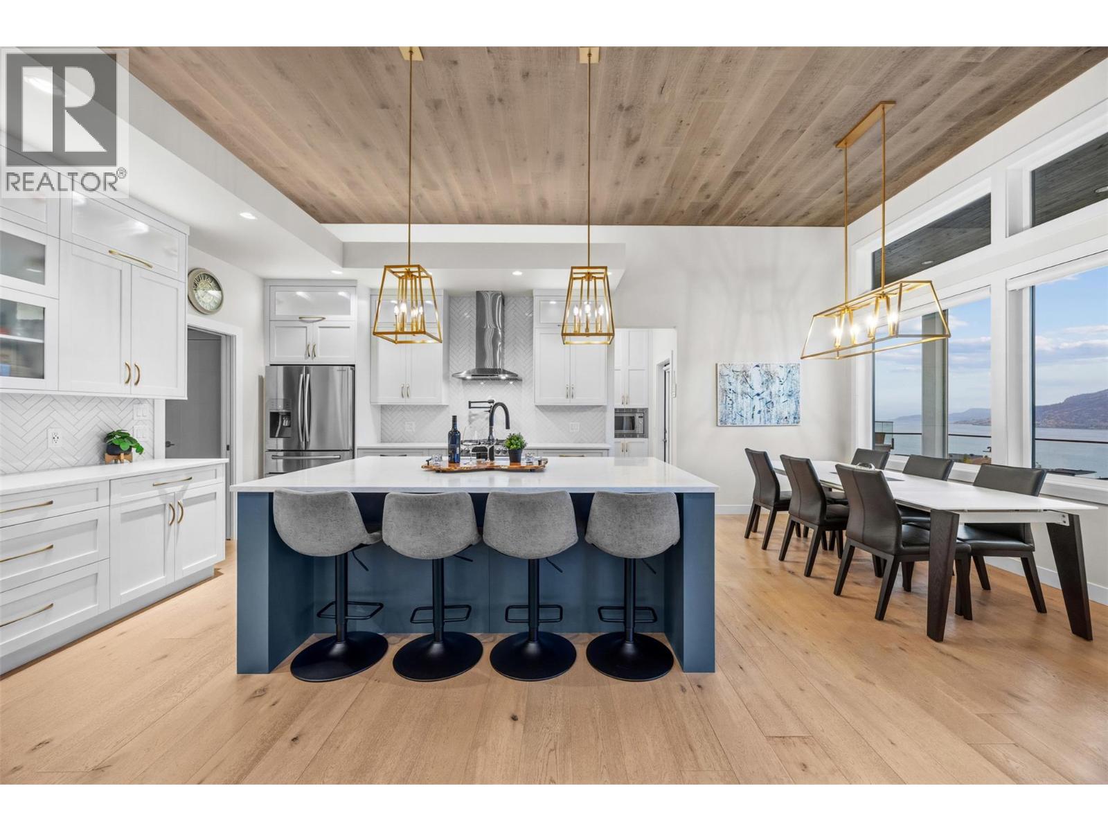 9438 Ledgestone Road