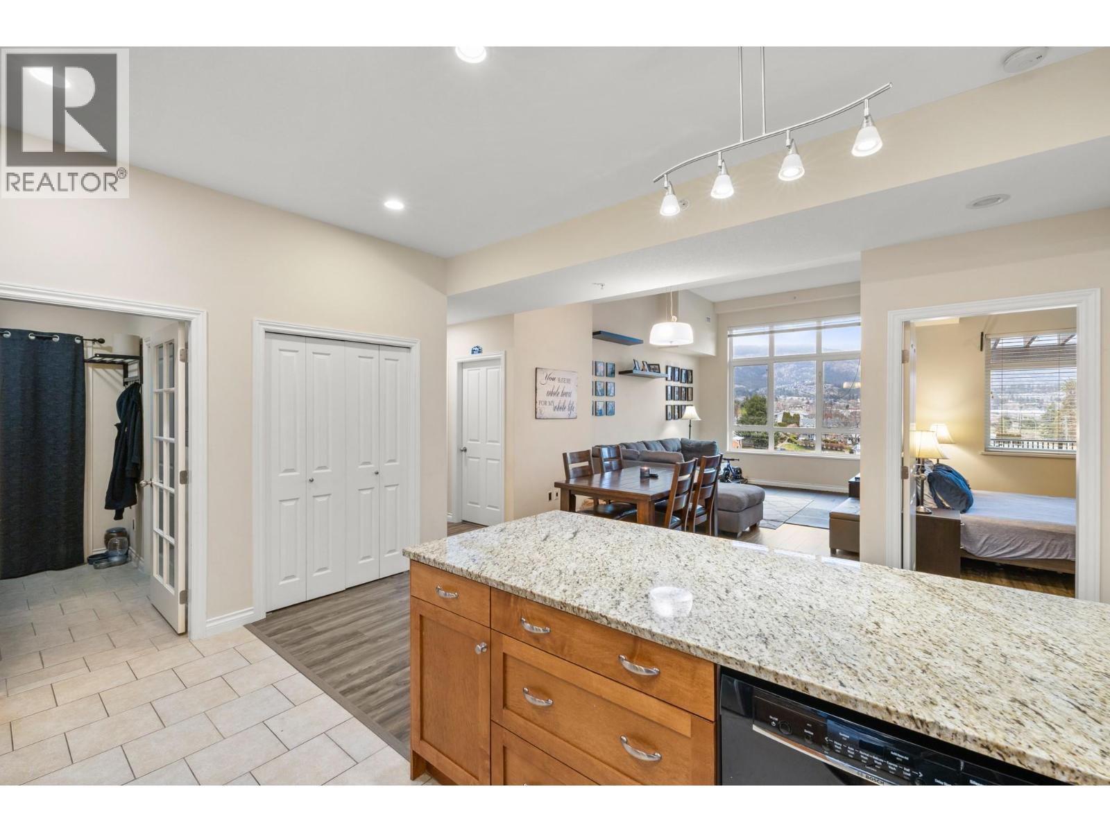 3832 Old Okanagan Highway Unit# 3406