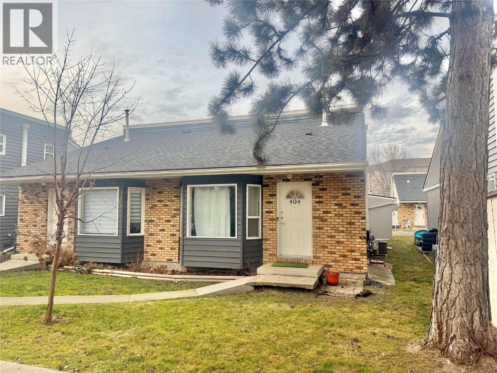 3155 gordon Drive Unit# 404