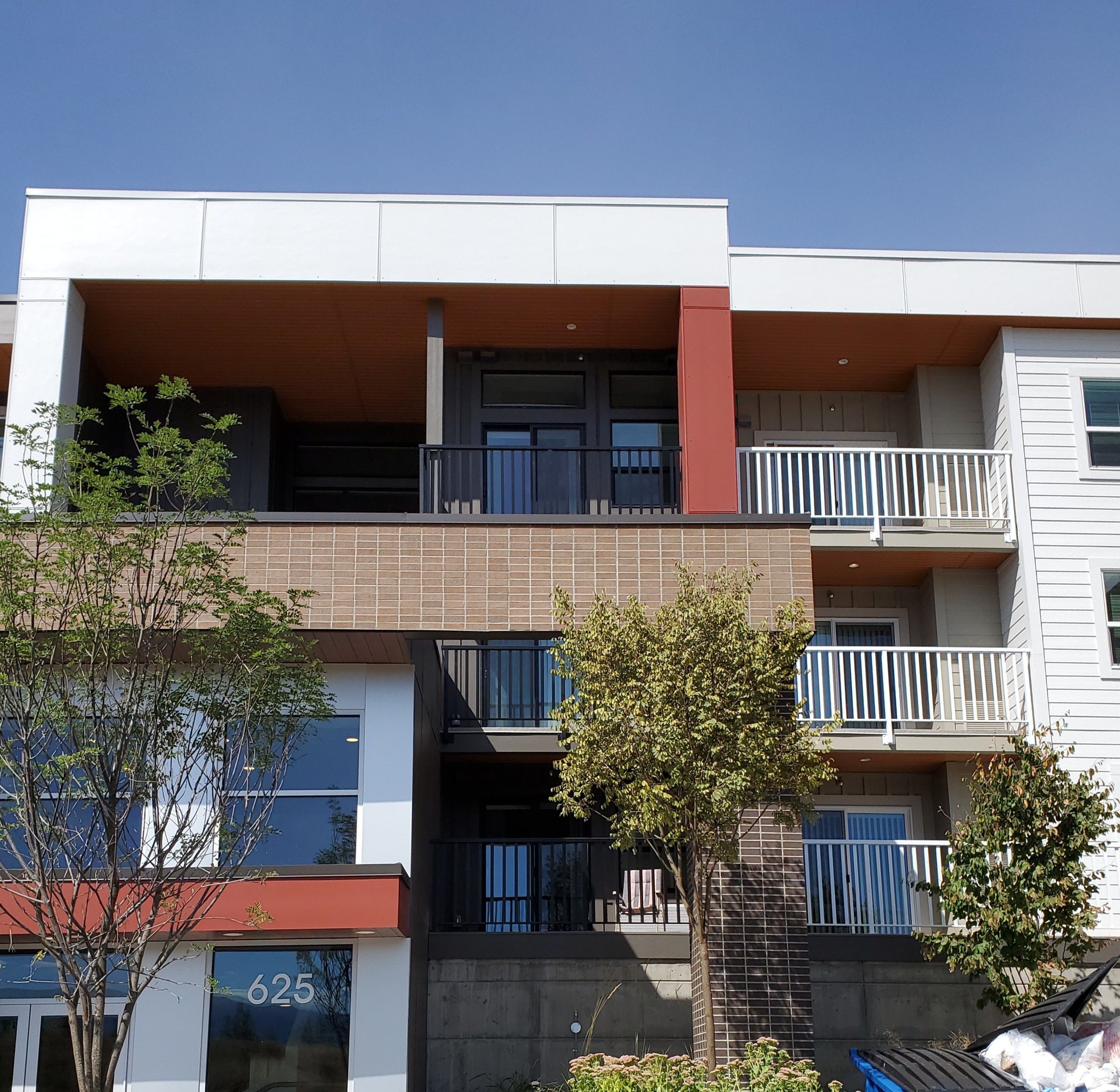 University District - Unfurnished Studio - In unit laundry - 1 parking stall - Dishwasher