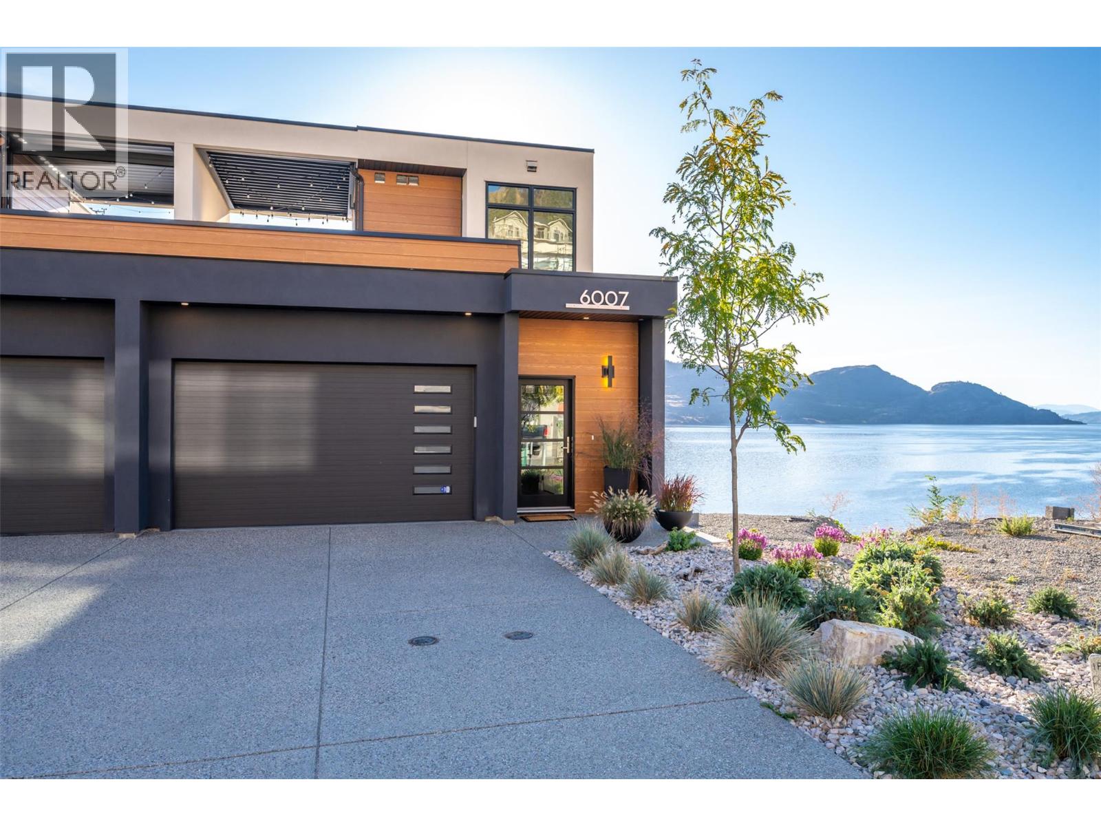 6007 Princess Street