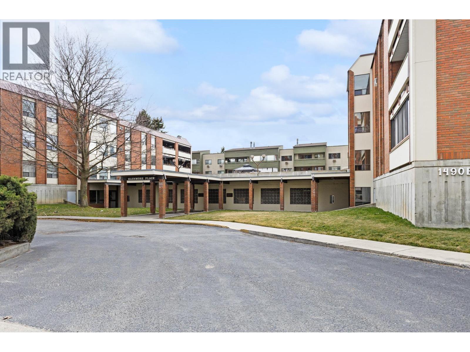 1490B Gordon Drive Unit# 304