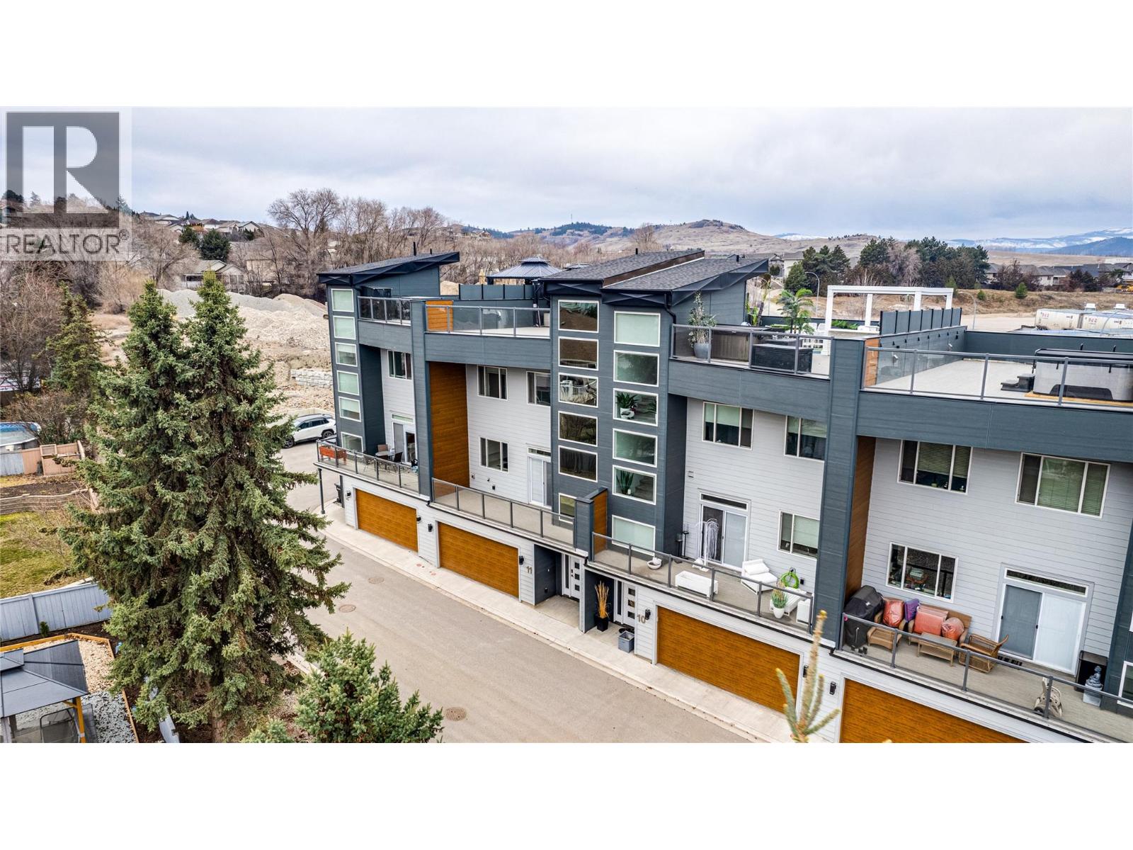 1039 Mt. Fosthall Drive Unit# 11