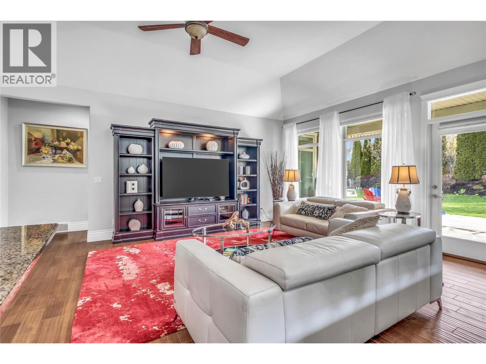 4450 GORDON Drive Unit# 105