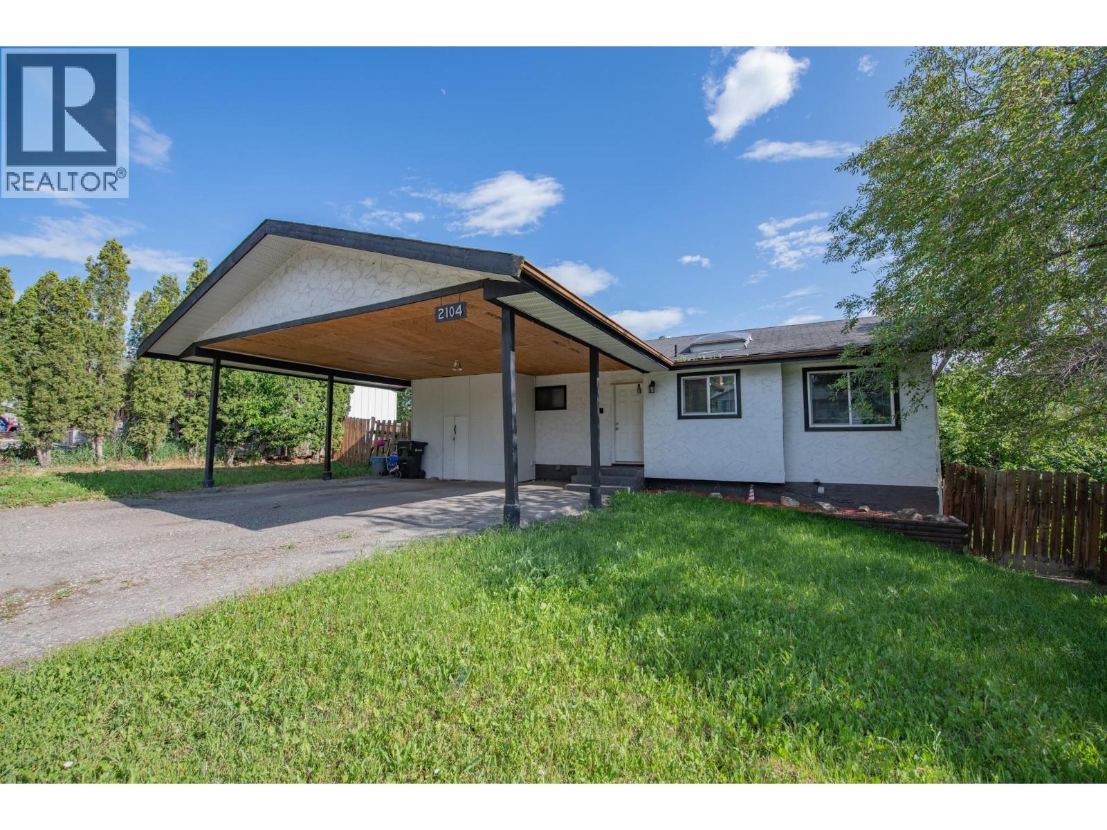 2104 20 Avenue