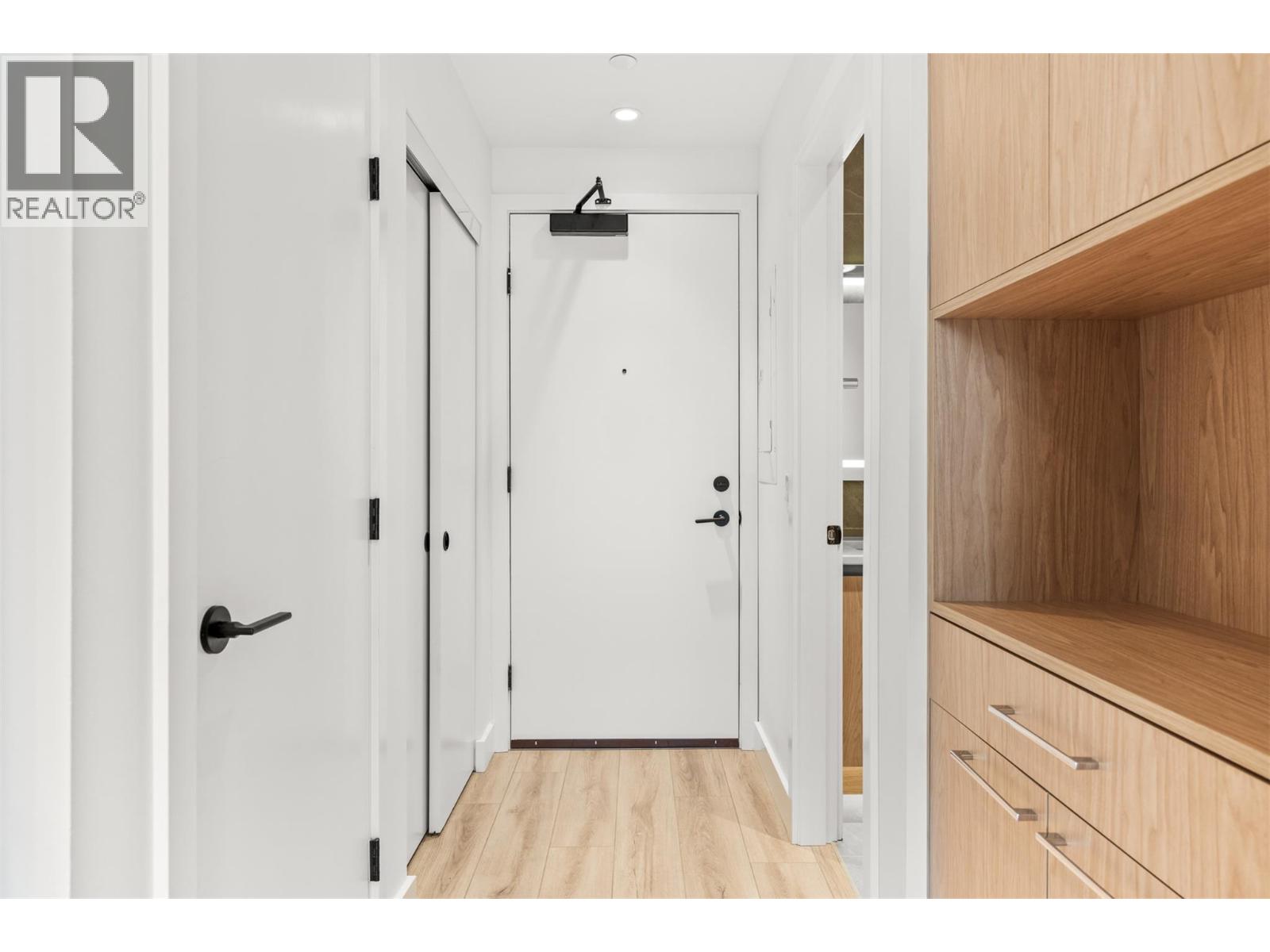 3051 Abbott Street Unit# 204