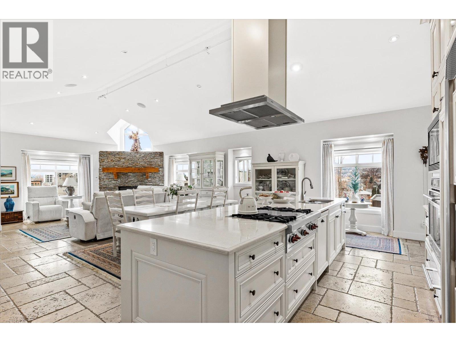 538 McKay Avenue Unit# 401