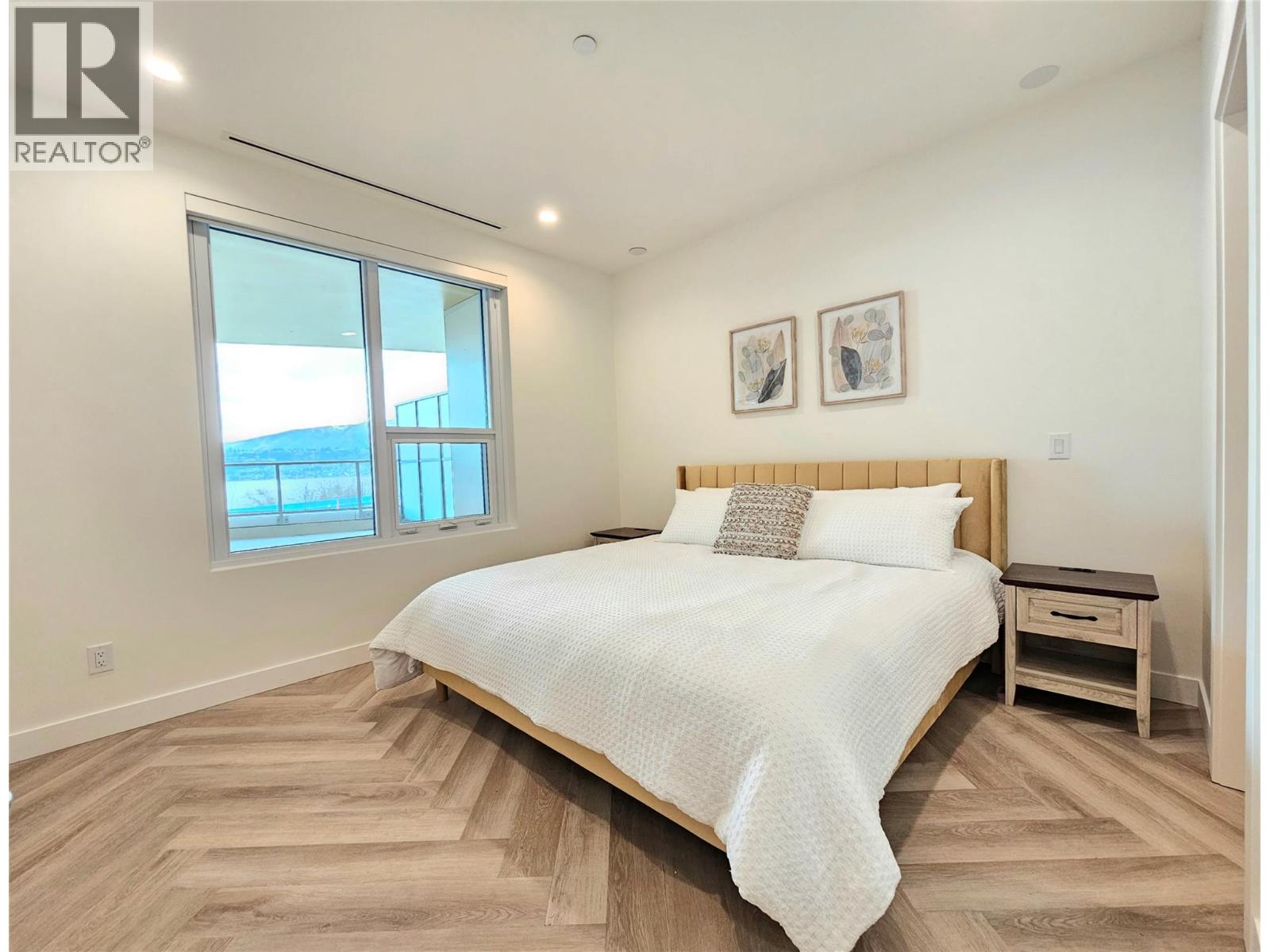 3340 Lakeshore Drive Unit# 514