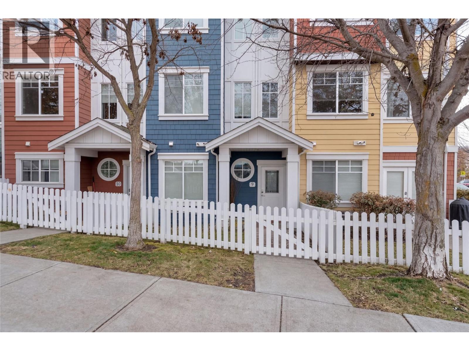 433 McCarren Avenue Unit# 9