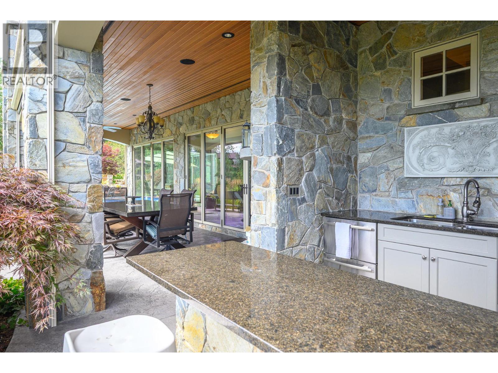 602 Falcon Point Way