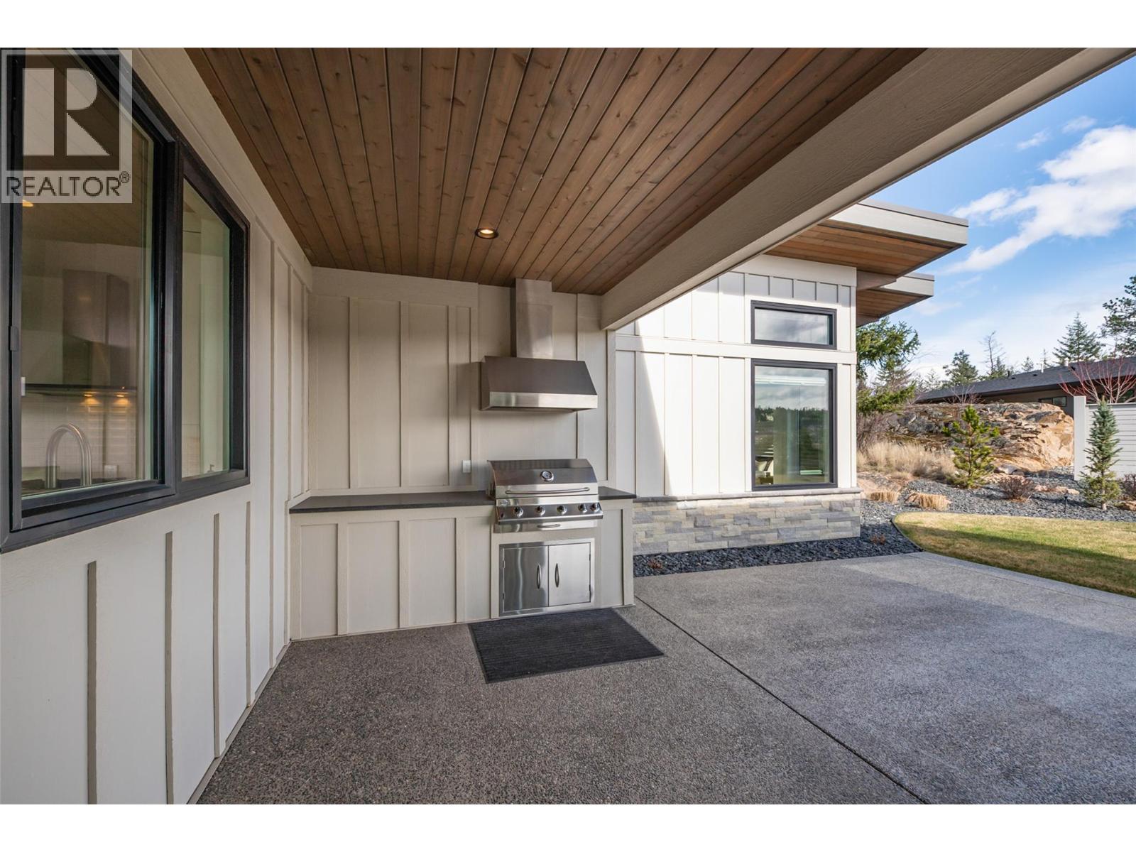 683 HAVENCREST Court