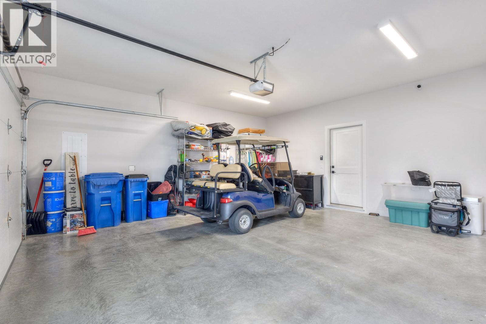 1865 Viewpoint Crescent