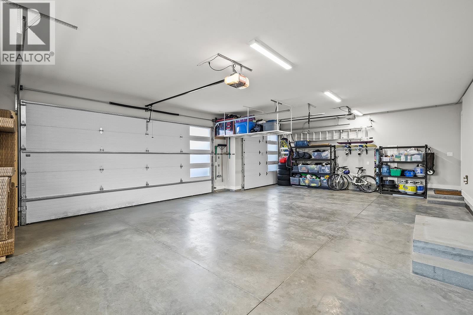 2688 Ridgemount Drive