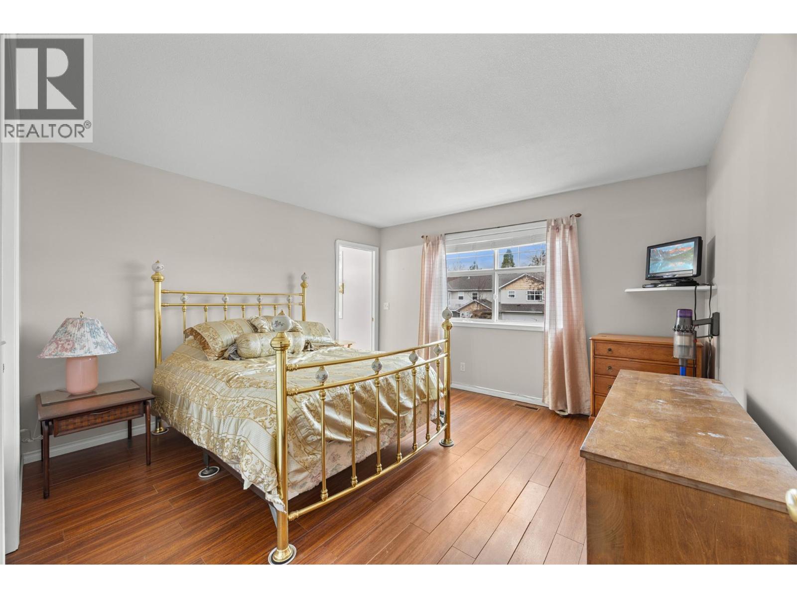 3877 Glen Canyon Drive