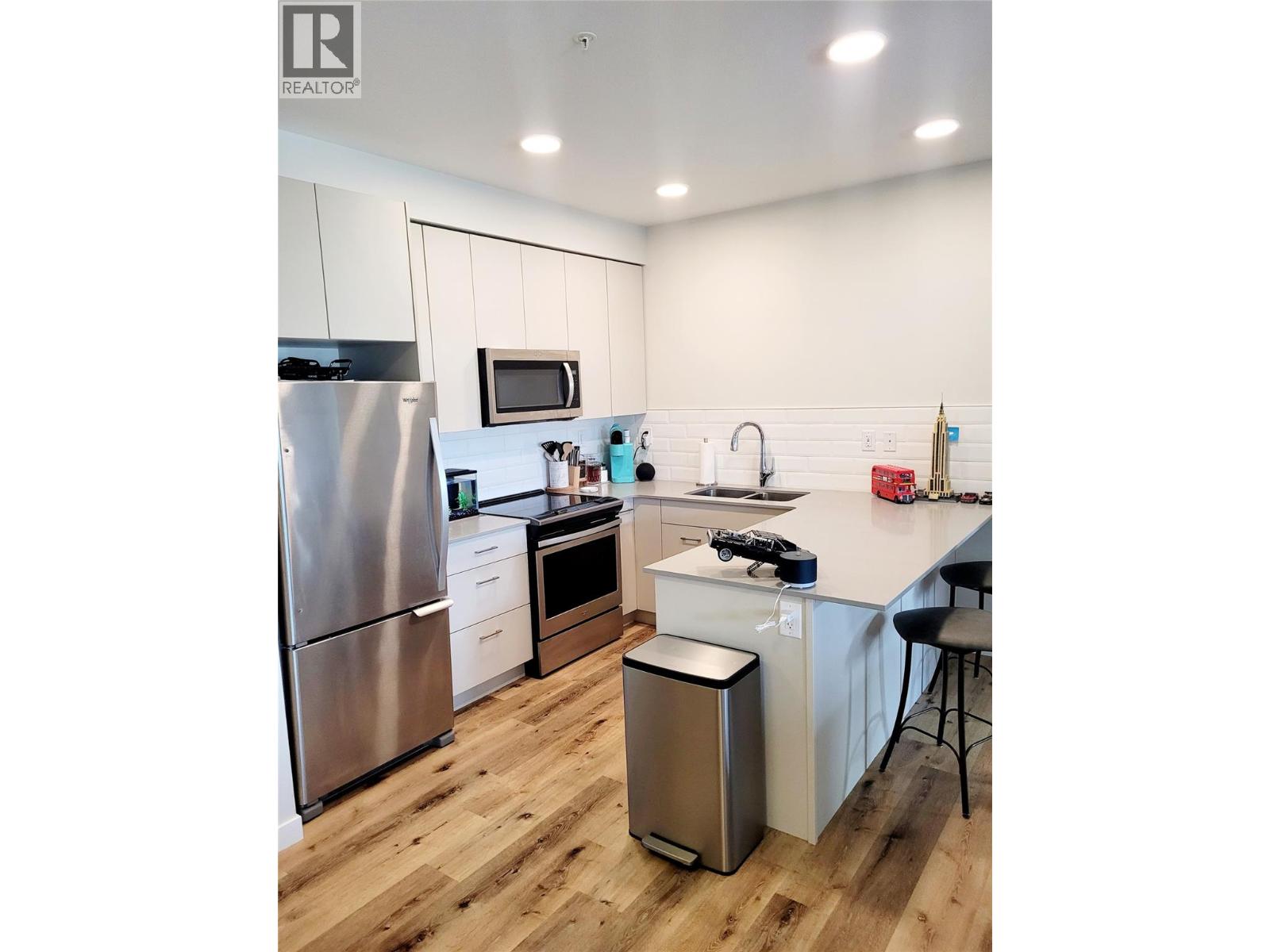 722 Valley Road Unit# 322