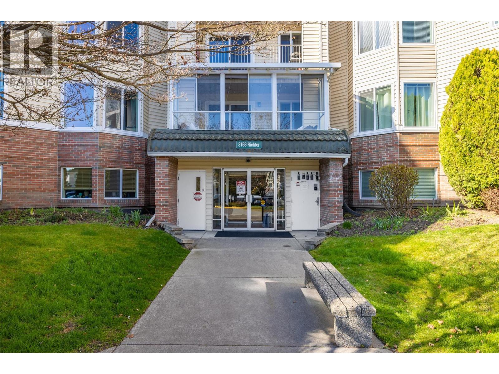 3163 Richter Street Unit# 220