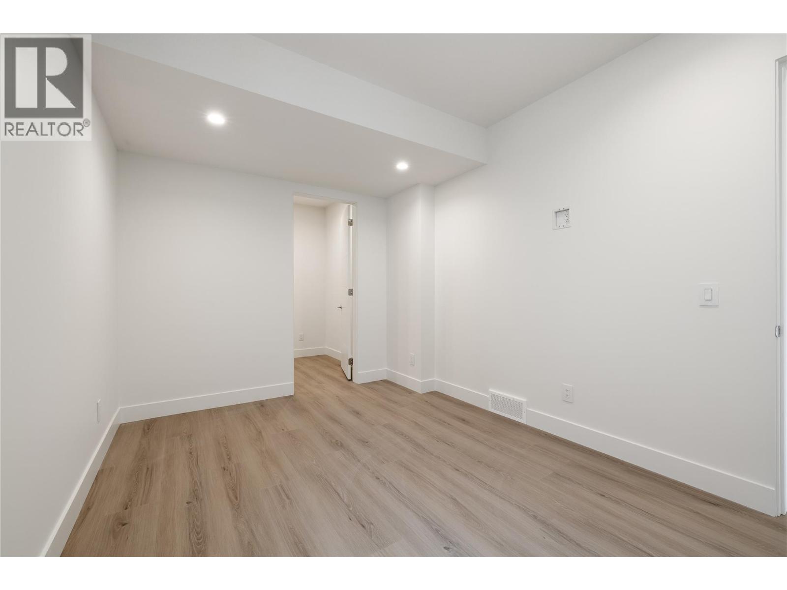 2527 Pinnacle Ridge Drive