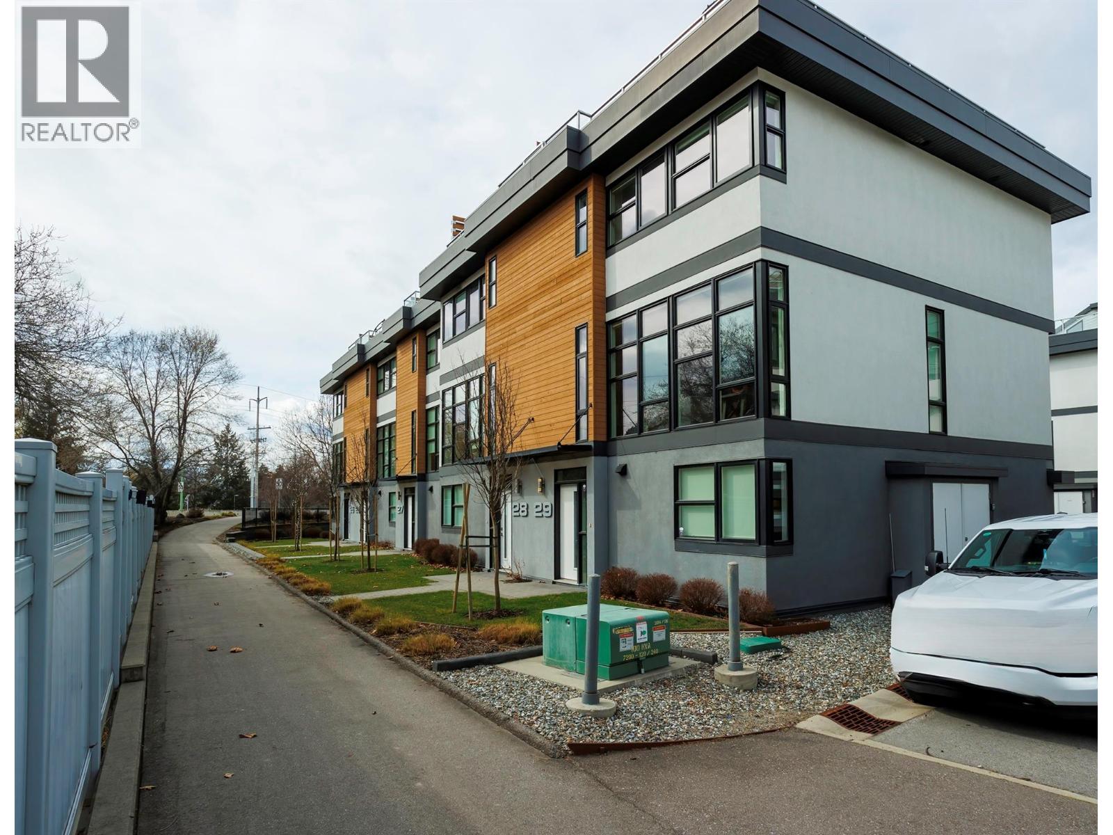 1515 Highland Drive N Unit# 29