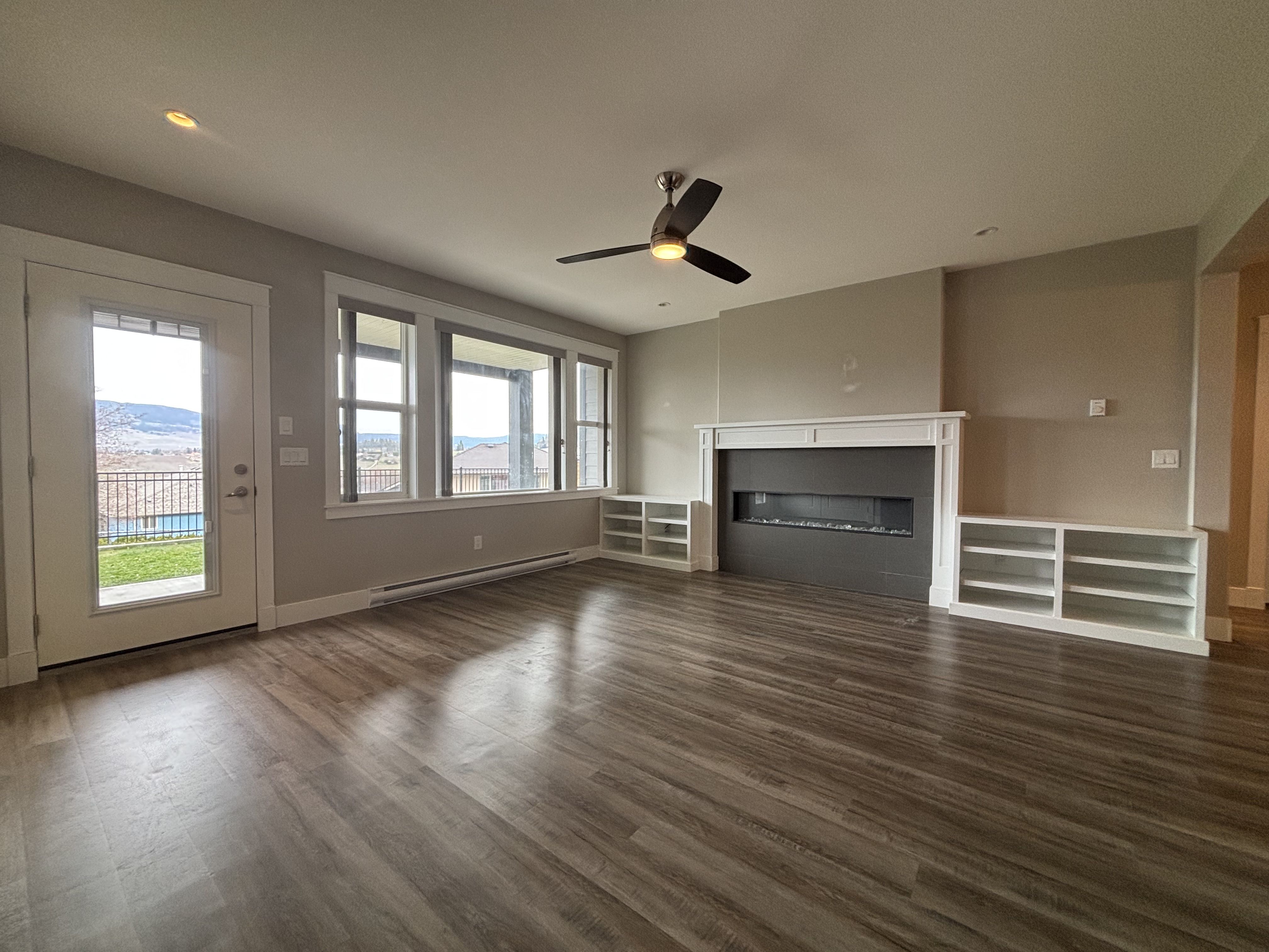 3 bed 2 bath walkout basement suite in Glenmore