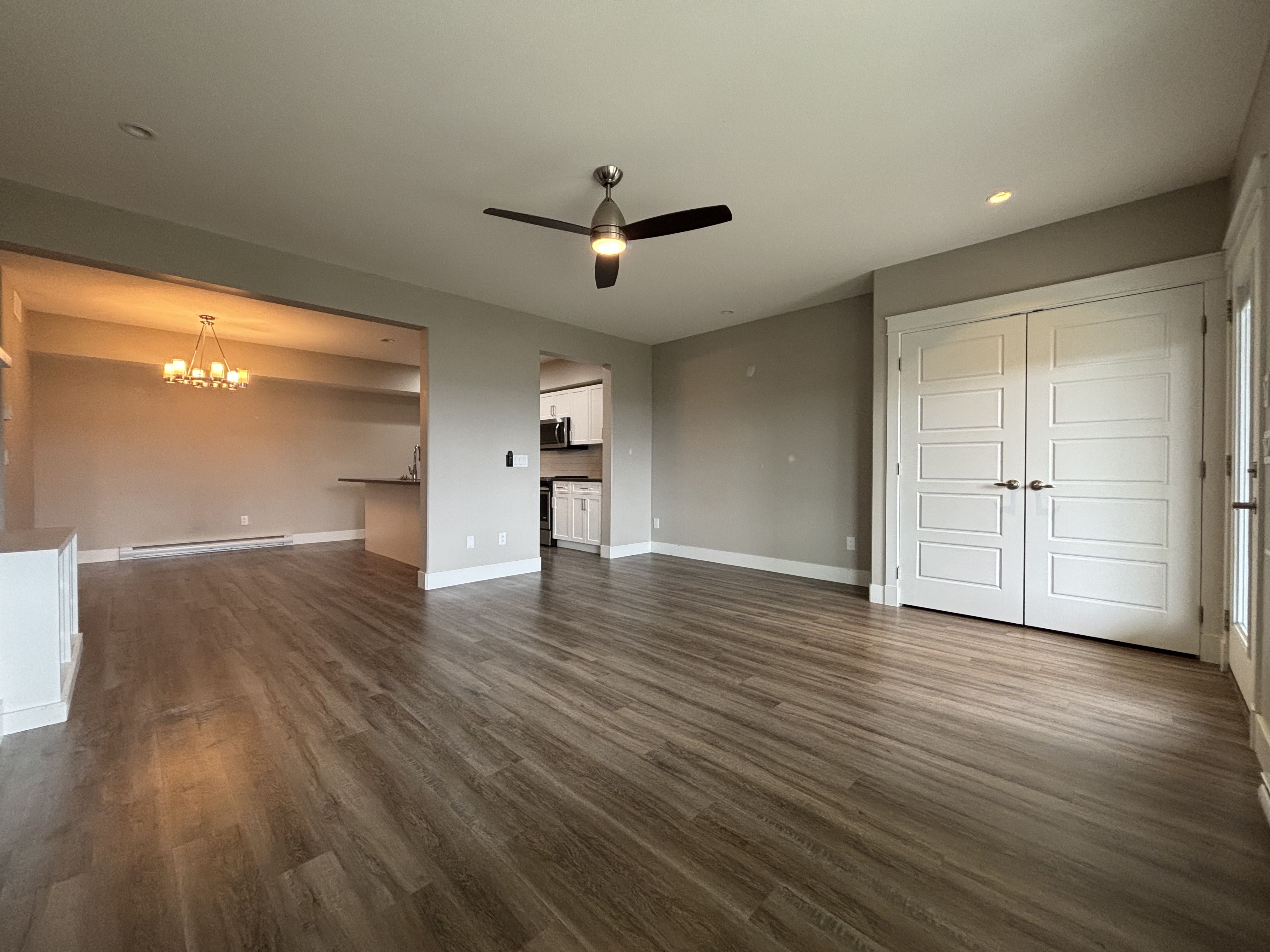 3 bed 2 bath walkout basement suite in Glenmore