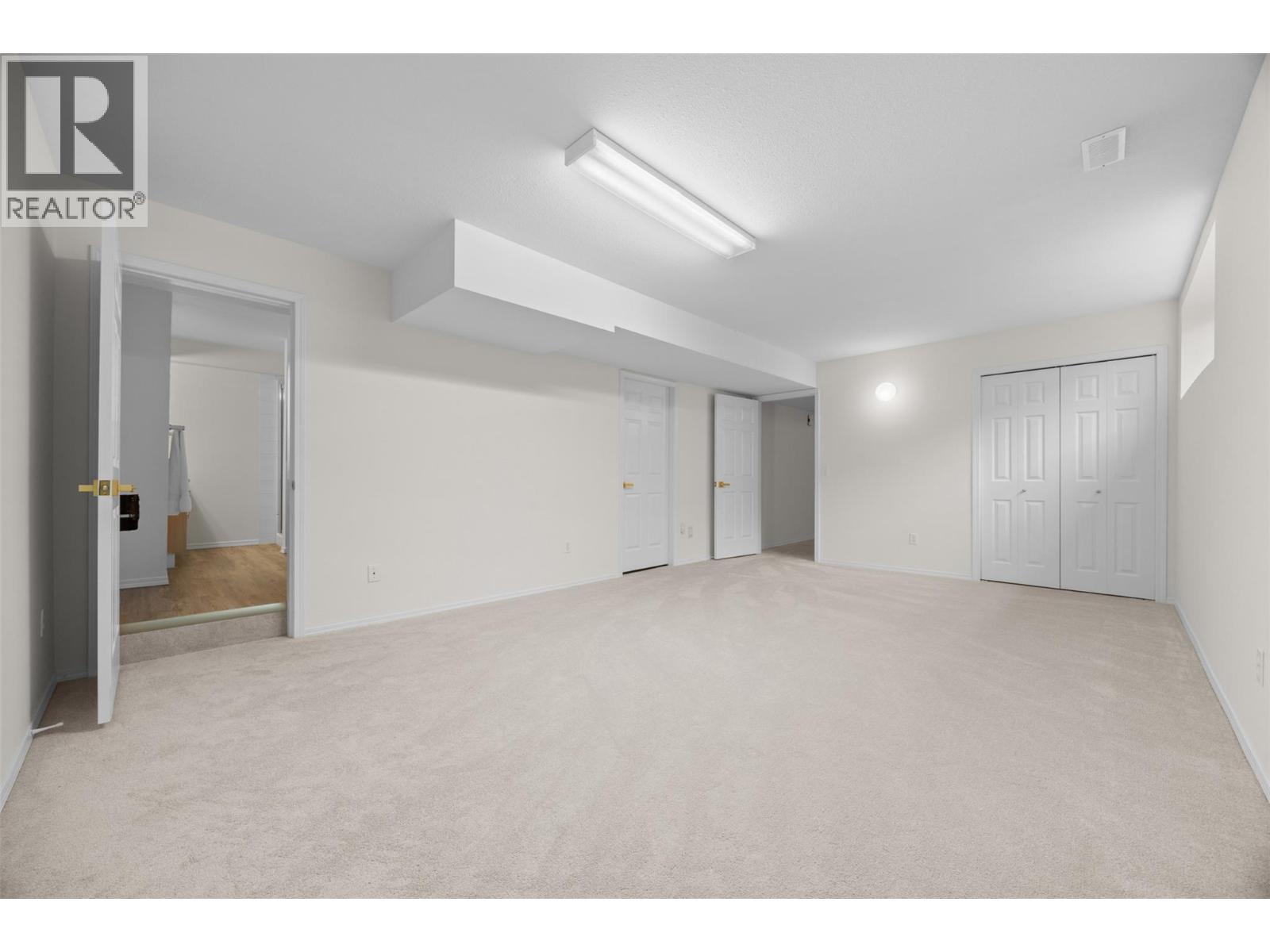 1874 Parkview Crescent Unit# 18