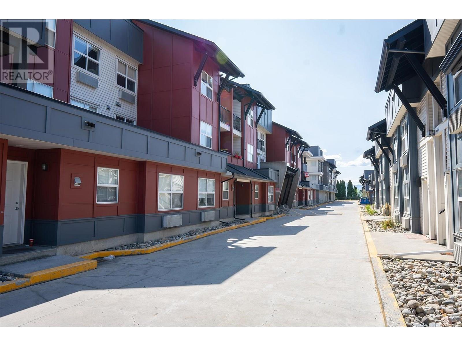 1481 Glenmore Road N Unit# 301