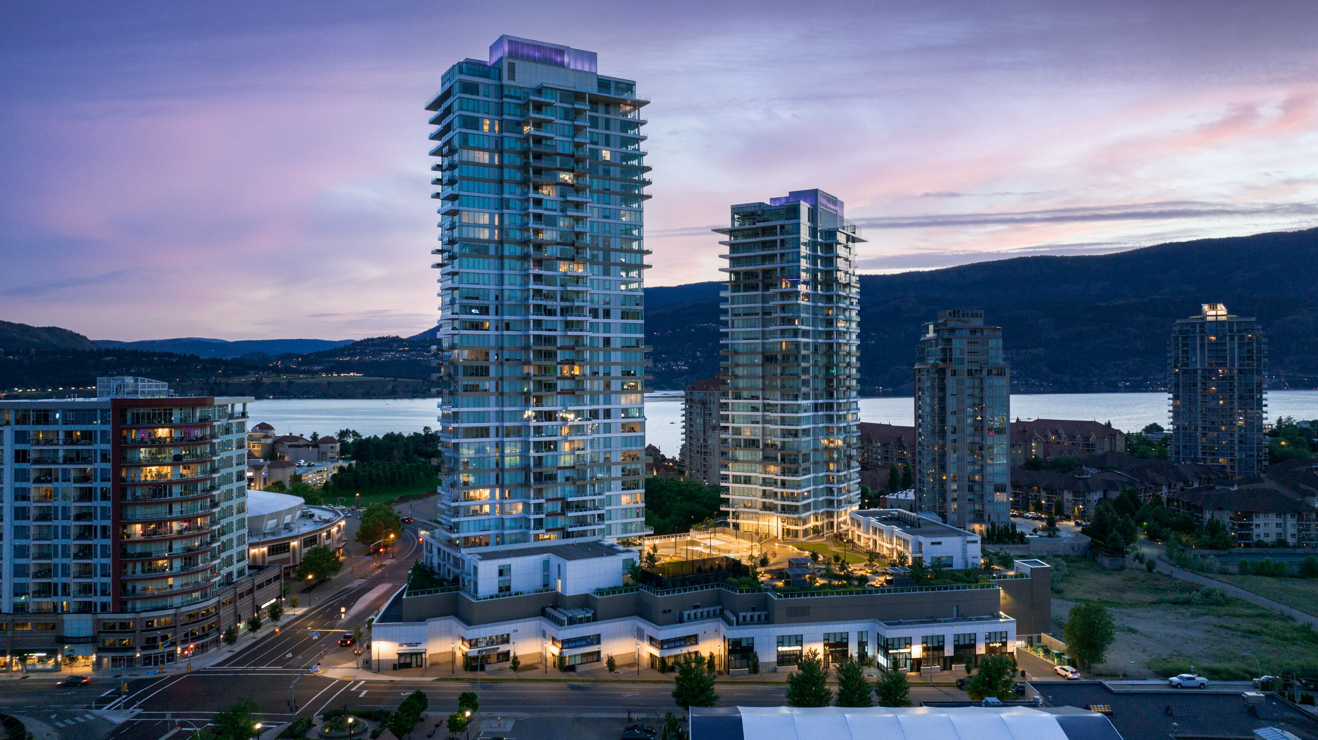 19th Floor Downtown Condo - Fully Furnished, 1 Bed, 1 Bath